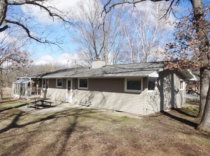3926 Division Rd, Waterford, WI 53185