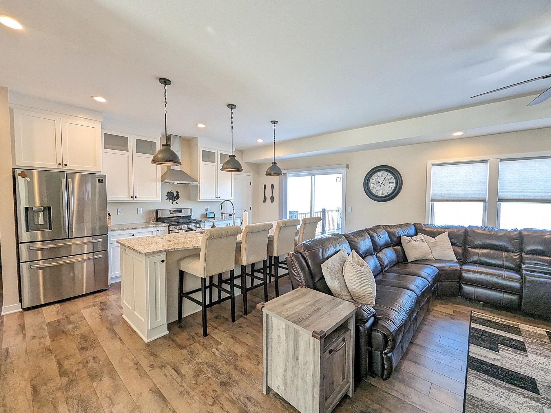 200 Stonefield Dr, Johnson Creek, WI 53038-9101