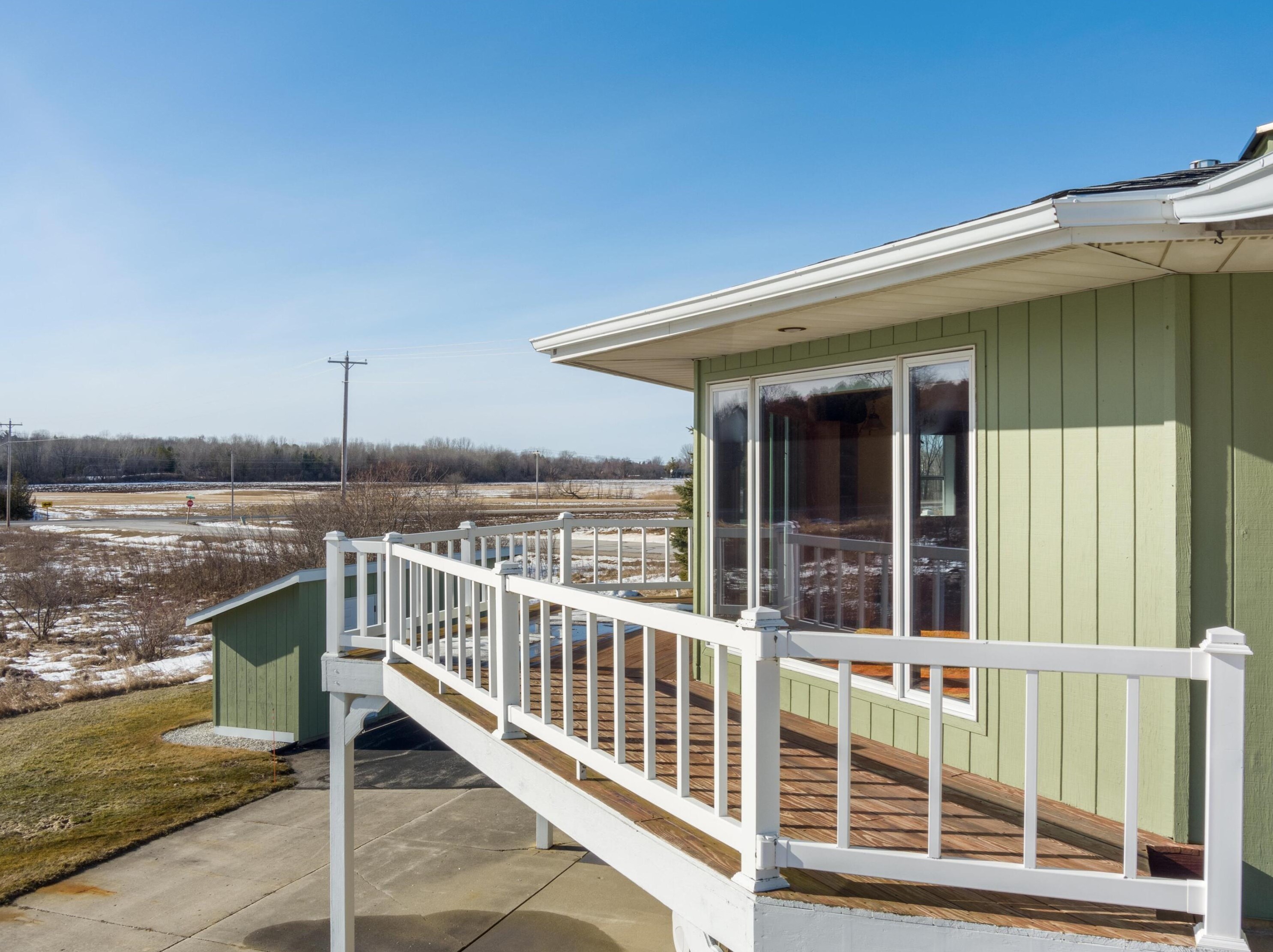 627 N Woodland Dr, Two Rivers, WI 54241