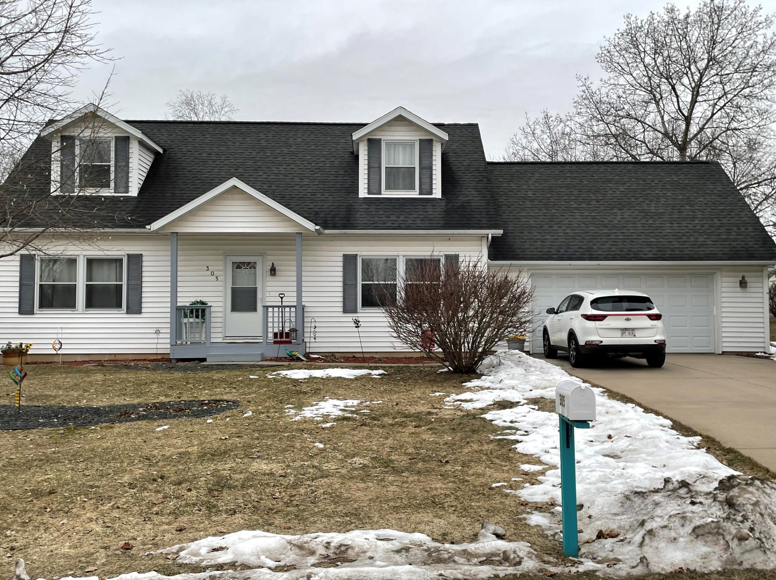 305 Hattan St, Newburg Corners, WI 54614