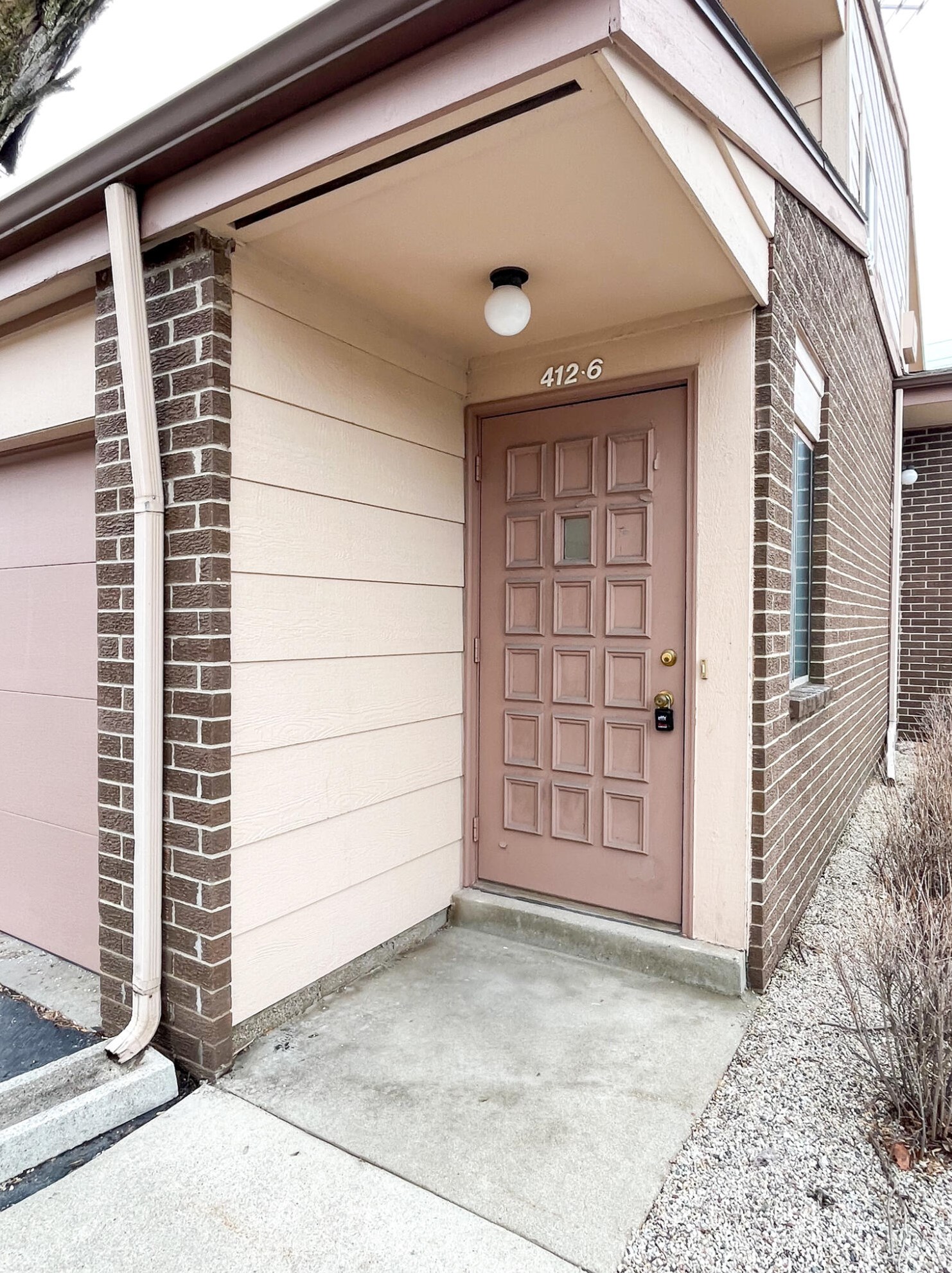 412 Sheffield Rd #6, Waukesha, WI 53186