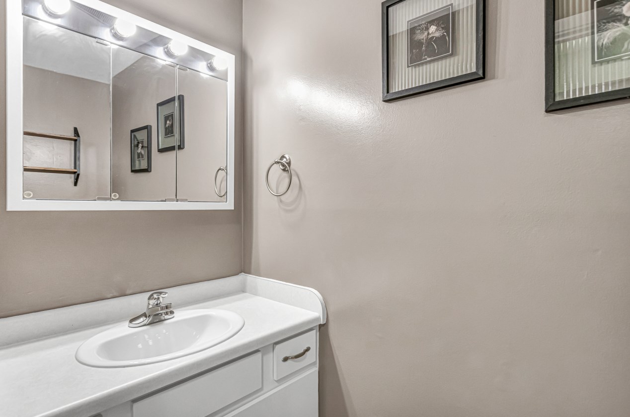 3949 17th Pl, Sheboygan WI  53081-7561 exterior