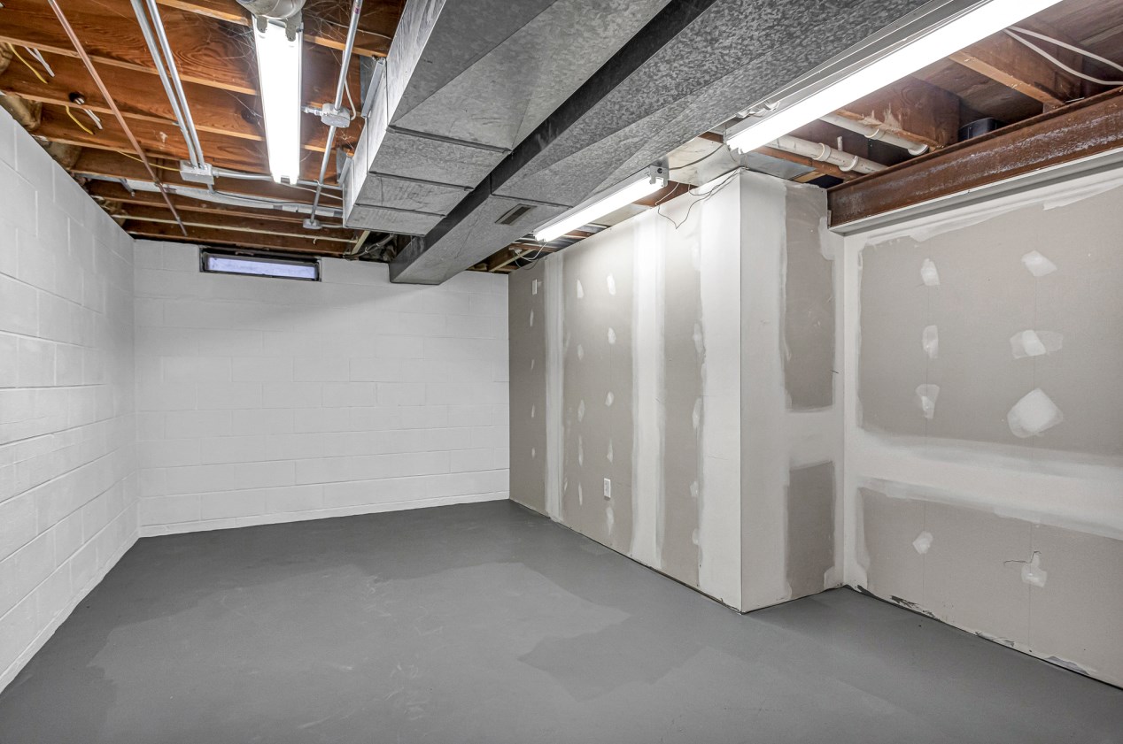 3949 17th Pl, Sheboygan WI  53081-7561 exterior