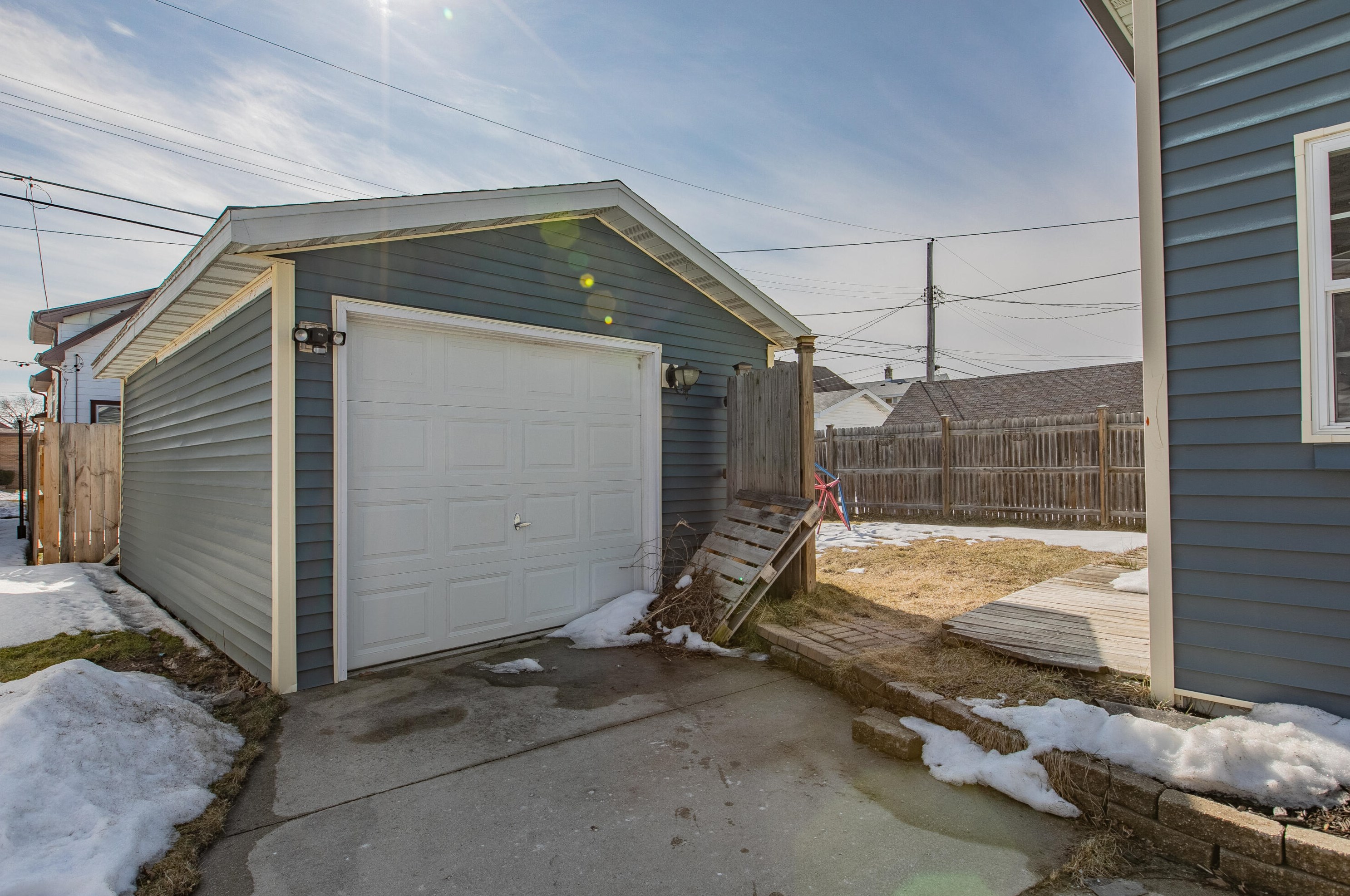 1341 Lenz Ct, Sheboygan, WI 53083-4706