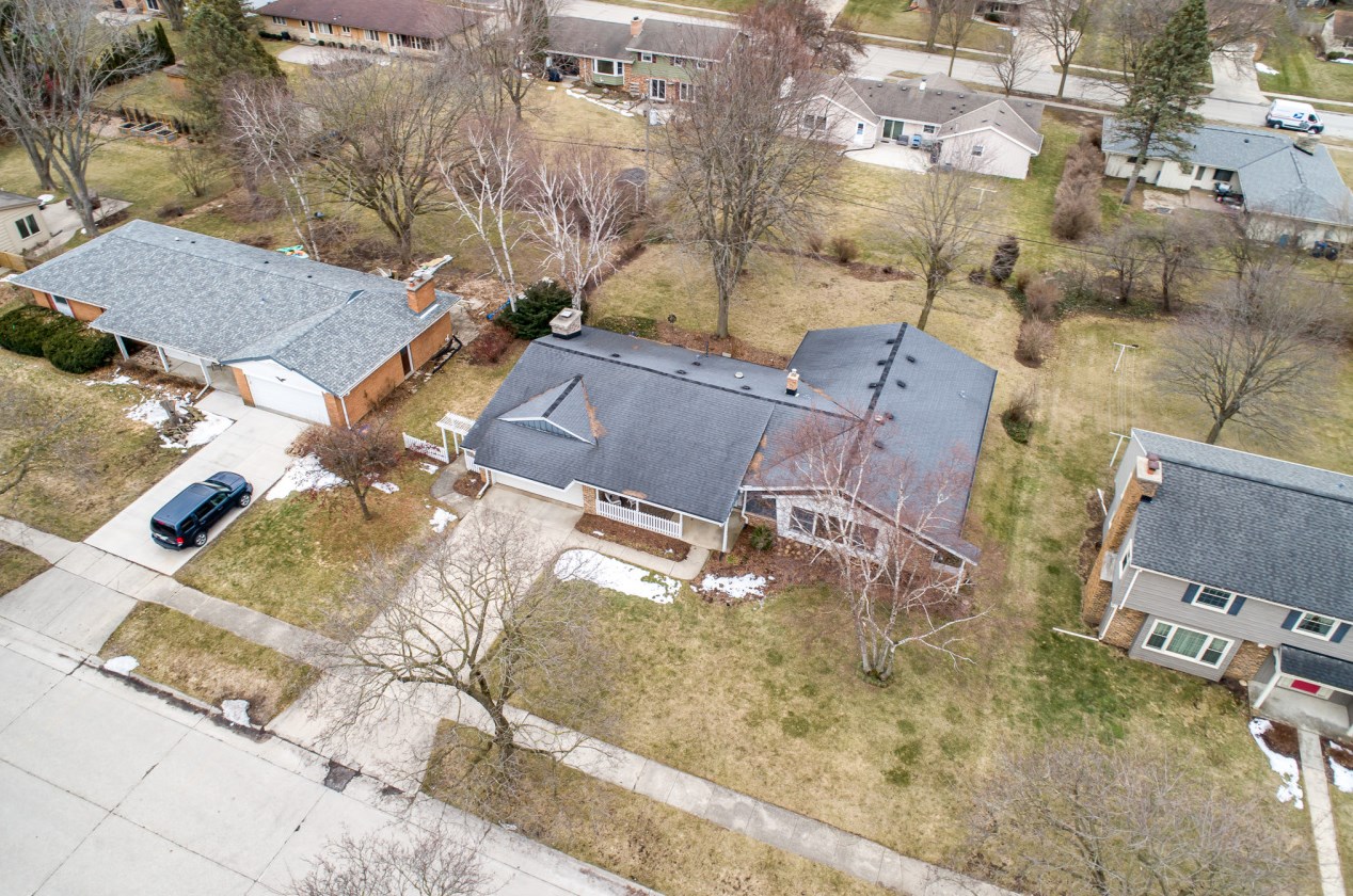 511 Oxford Rd, Waukesha, WI 53186