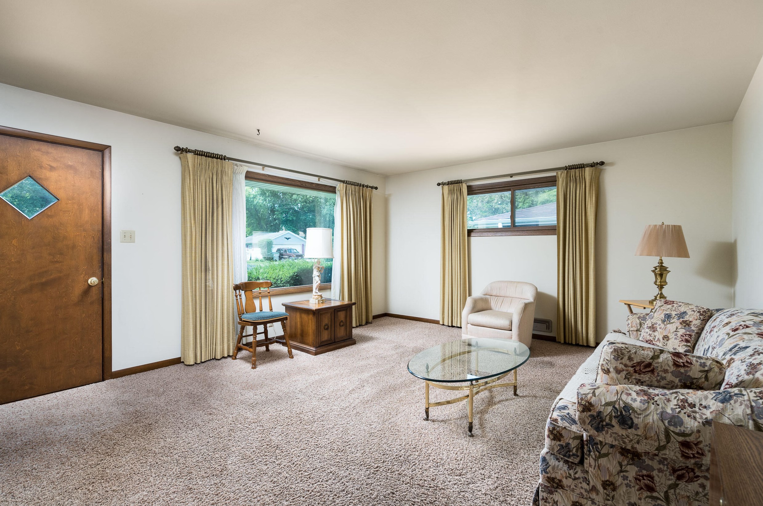 5404 Luebbe Ln, Milwaukee, WI 53223-4240