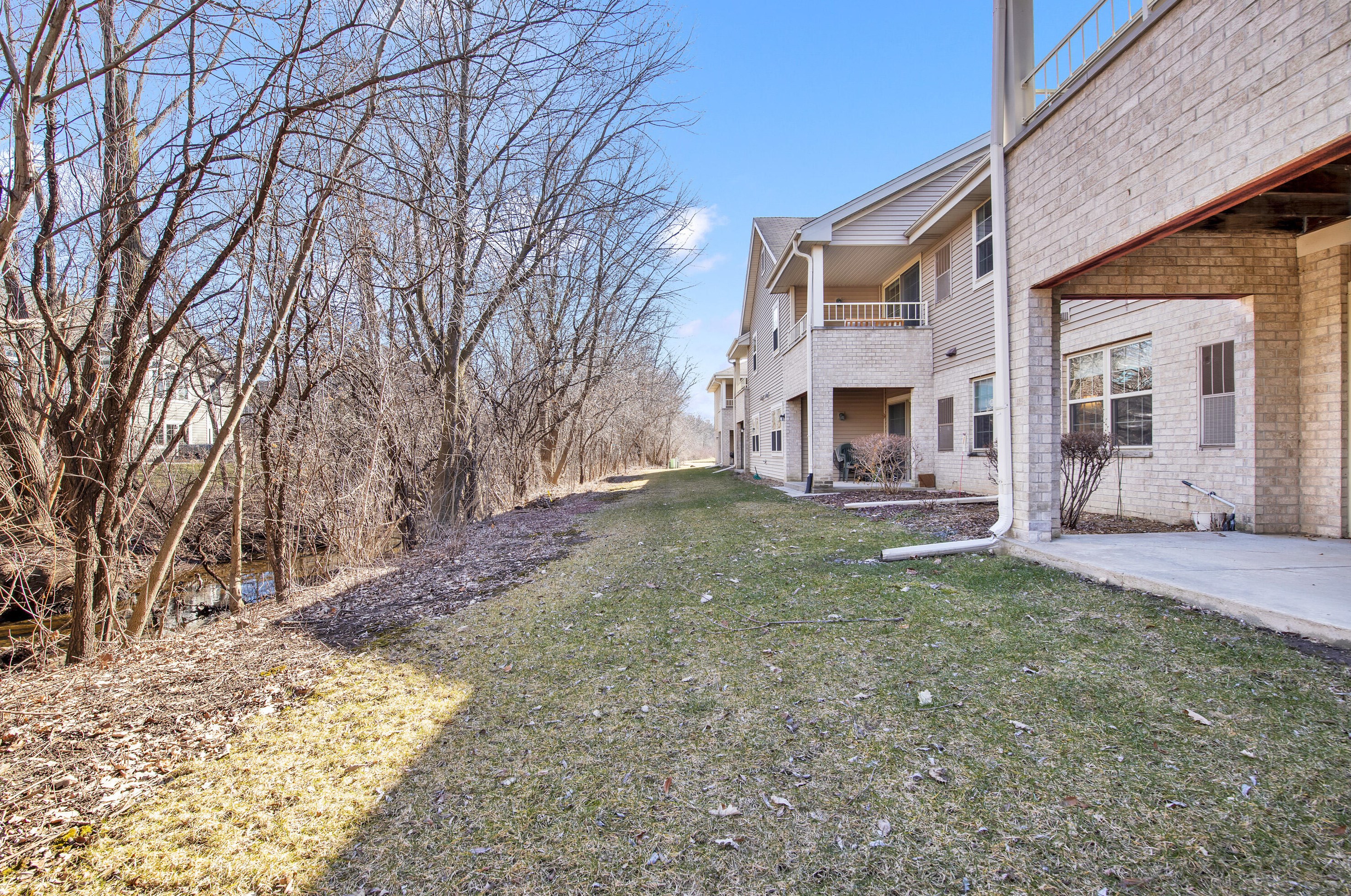 18425 Emerald Dr, Brookfield WI  53045-0606 exterior