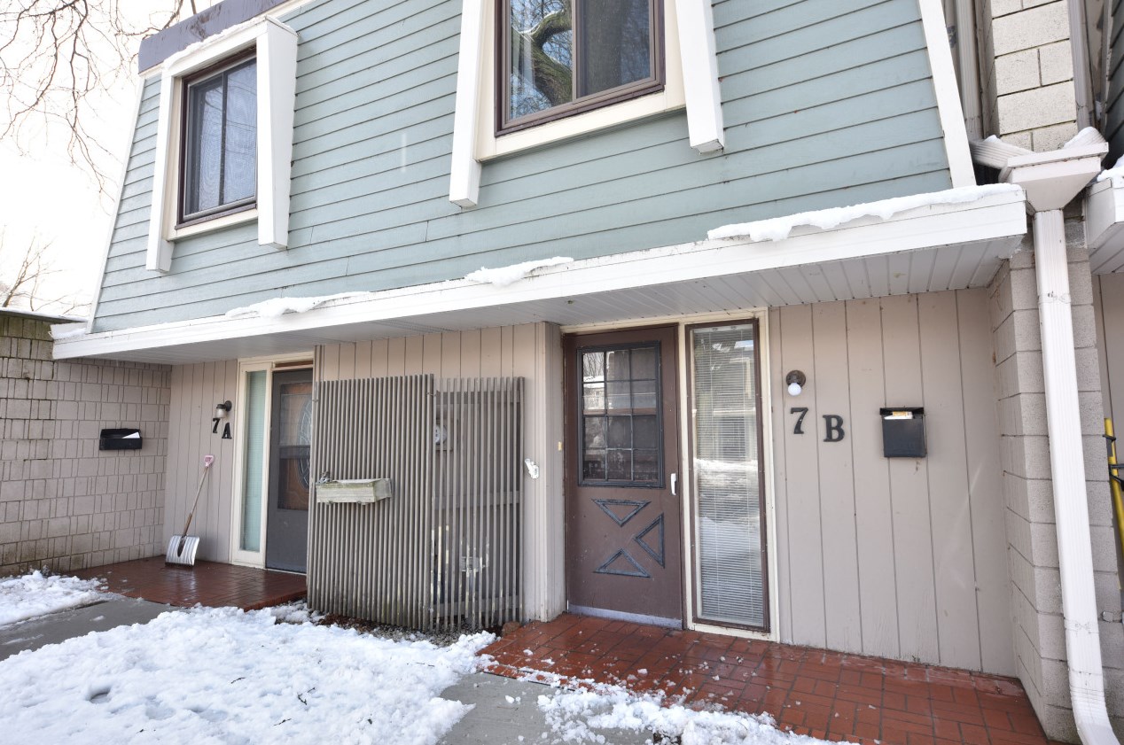 3333 5th Ave #7b, South Milwaukee, WI 53172