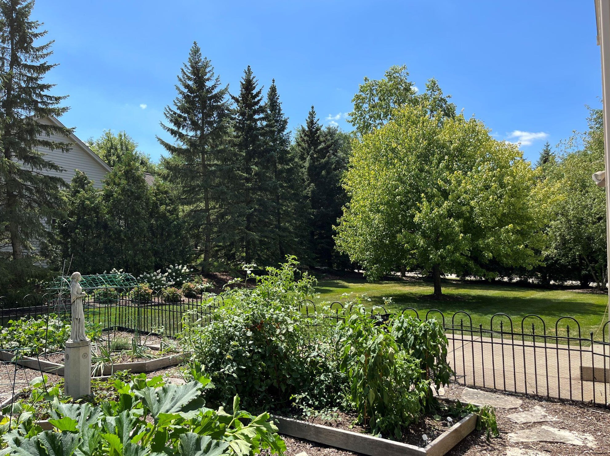 8157 Woodfield Dr, Hales Corners WI  53132-8386 exterior