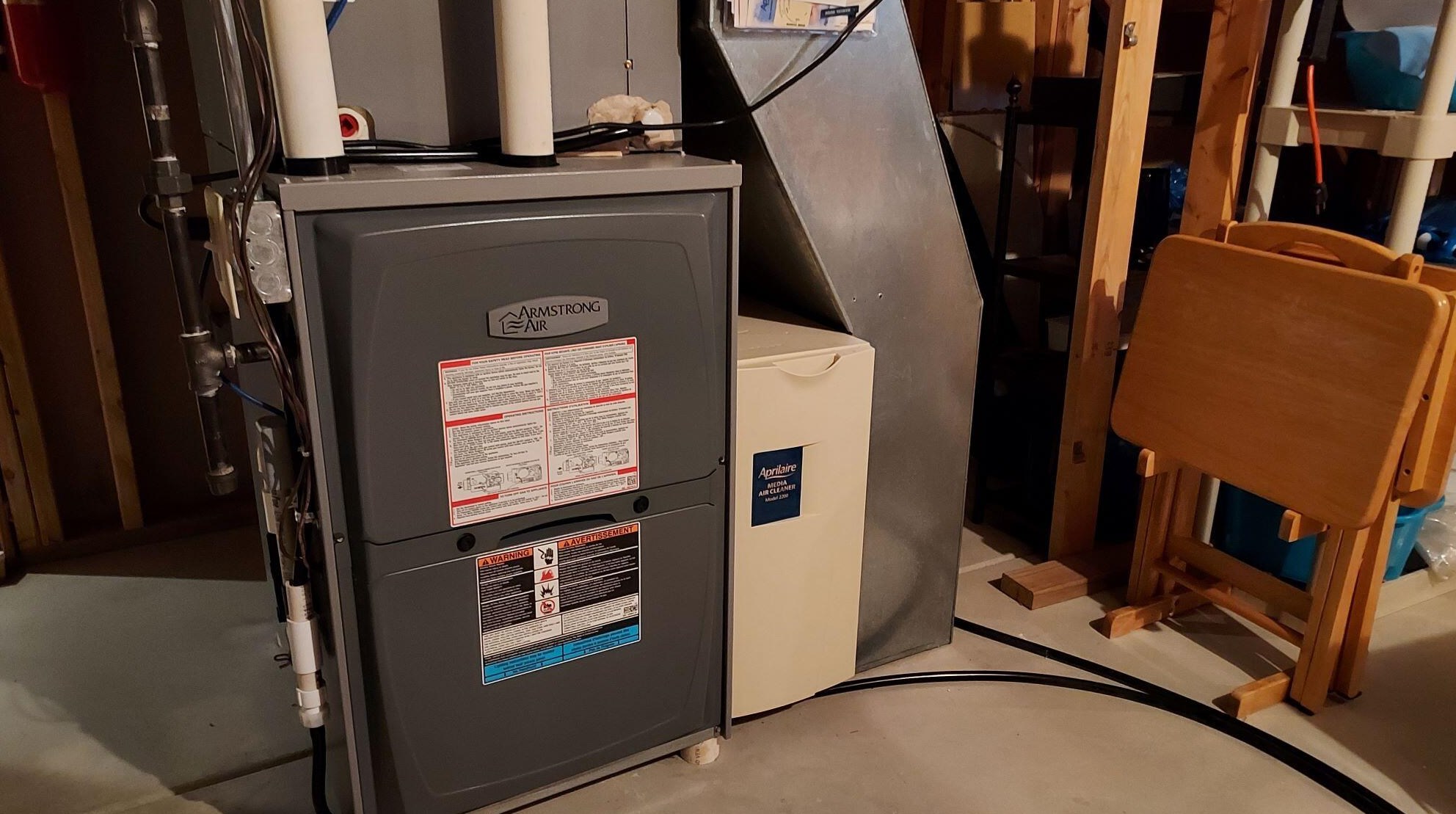 8157 Woodfield Dr, Hales Corners WI  53132-8386 exterior