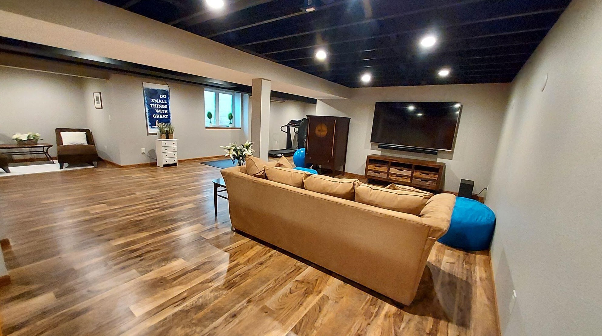 8157 Woodfield Dr, Hales Corners WI  53132-8386 exterior