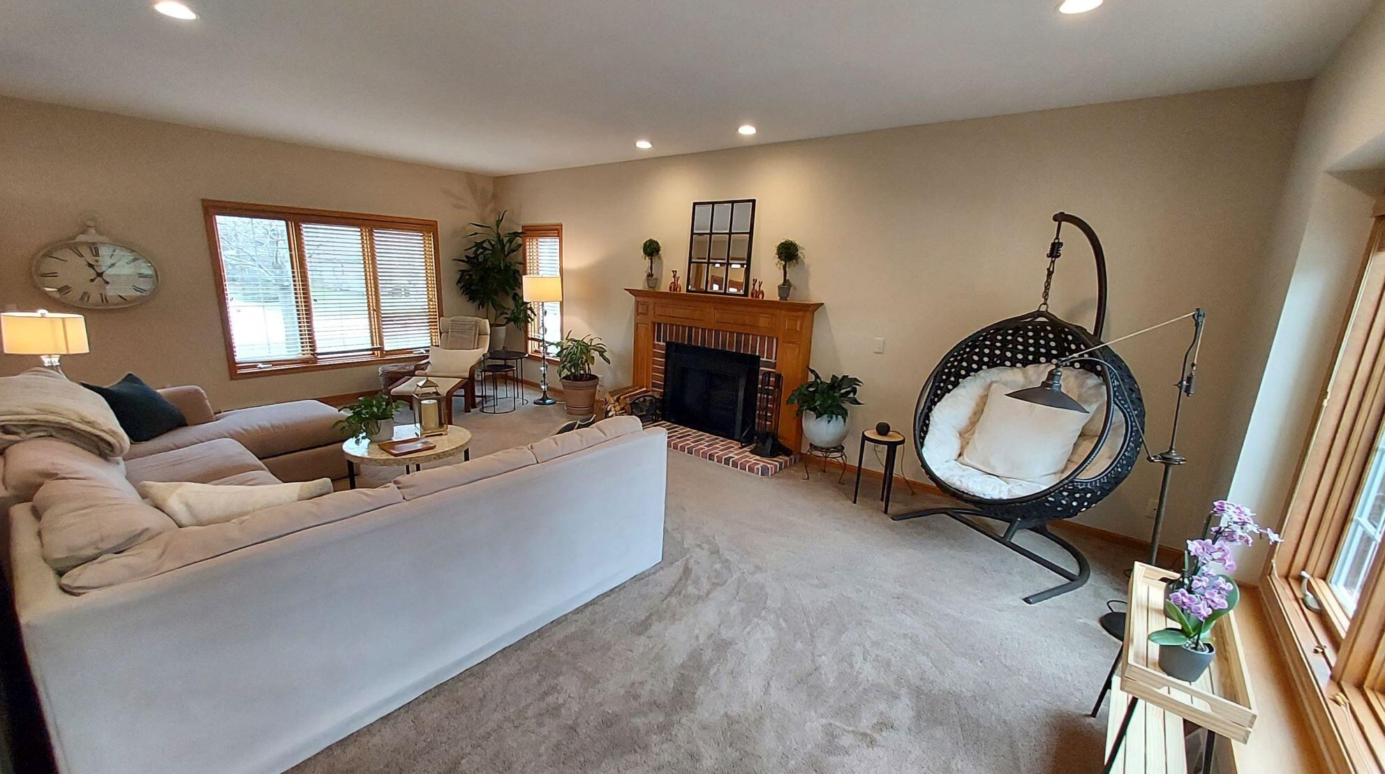 8157 Woodfield Dr, Hales Corners WI  53132-8386 exterior