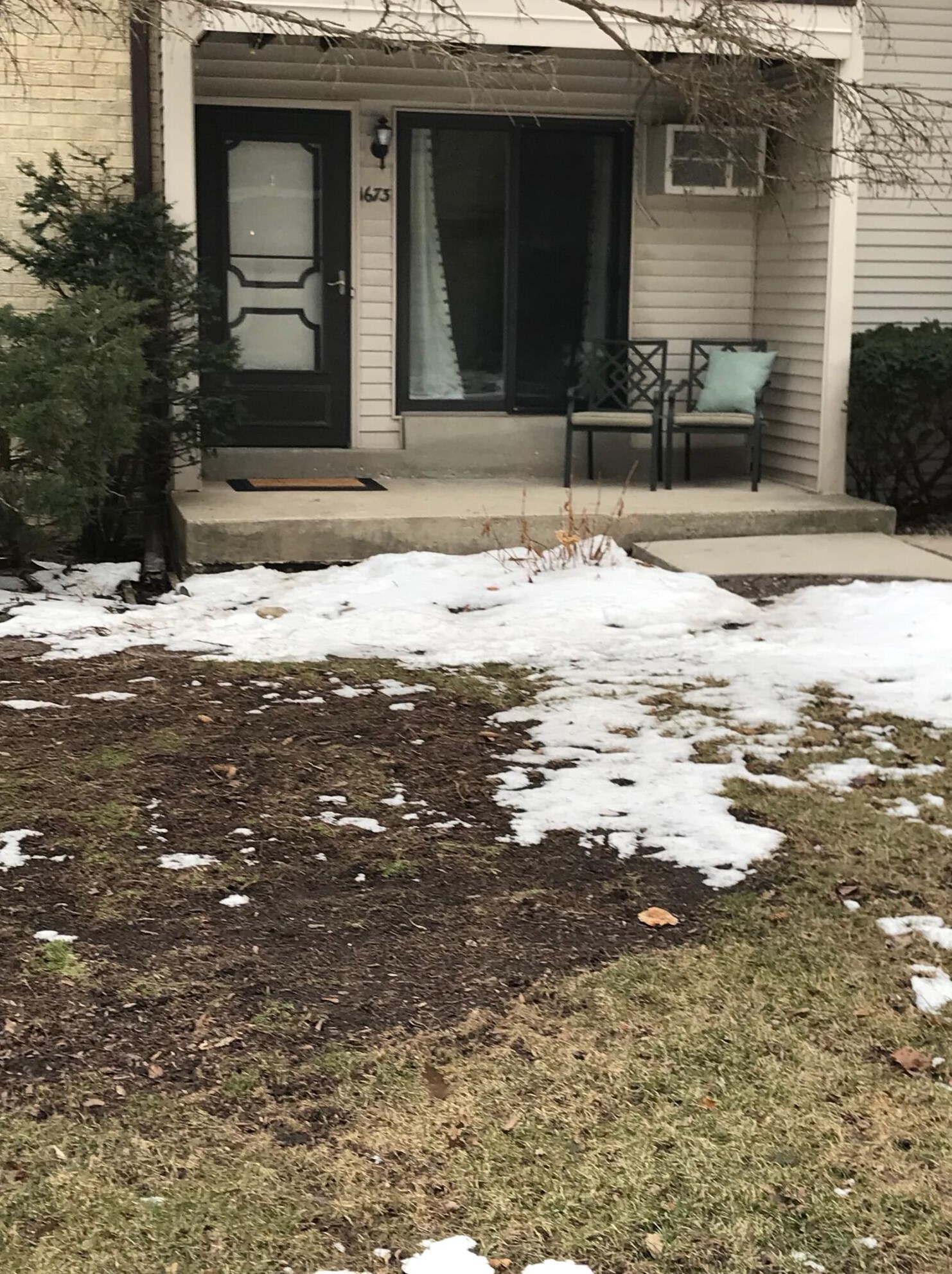 1673 S Coachlight Dr, Waukesha, WI 53151