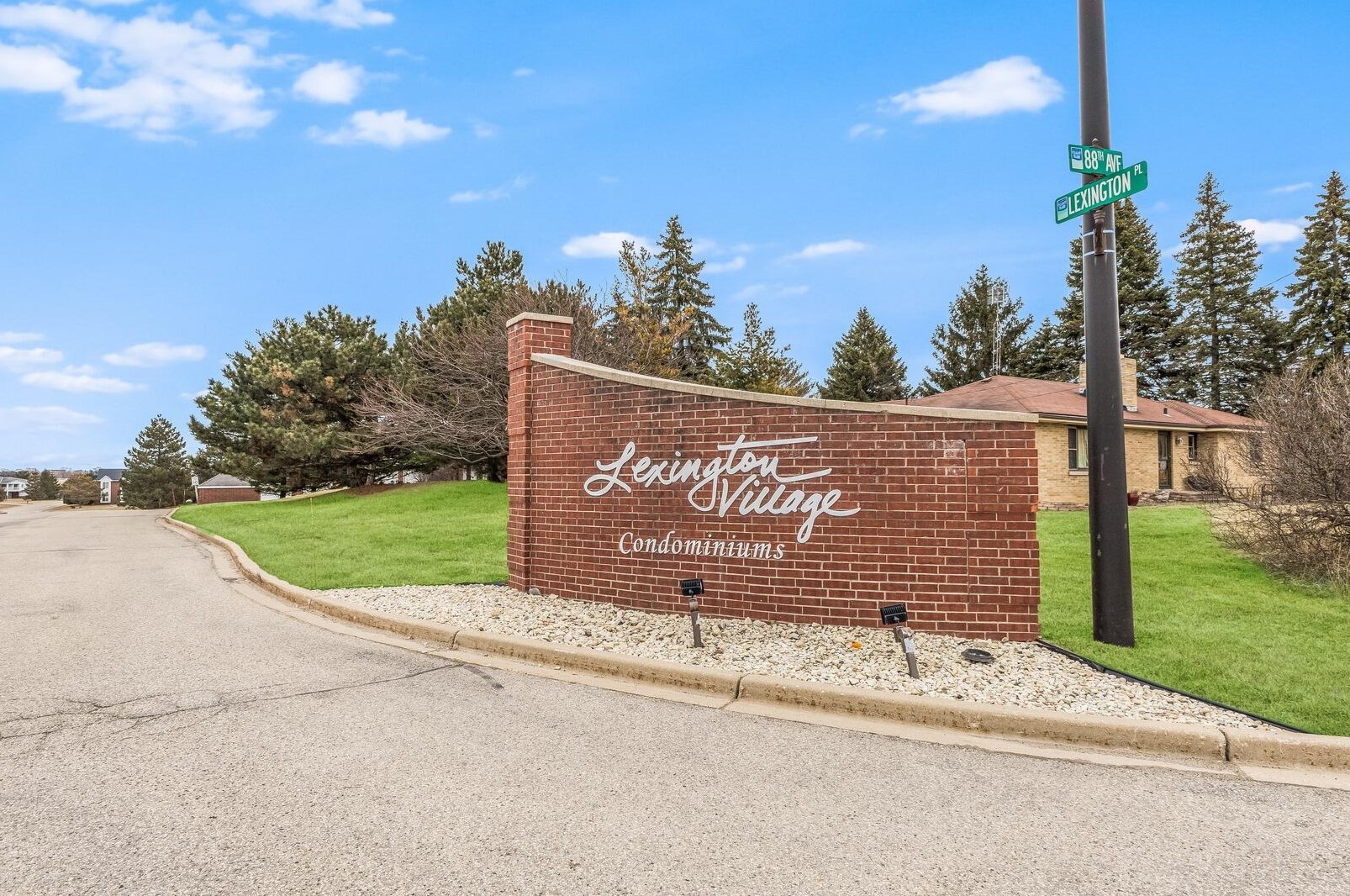 8055 Lexington Pl #702, Kenosha, WI 53158