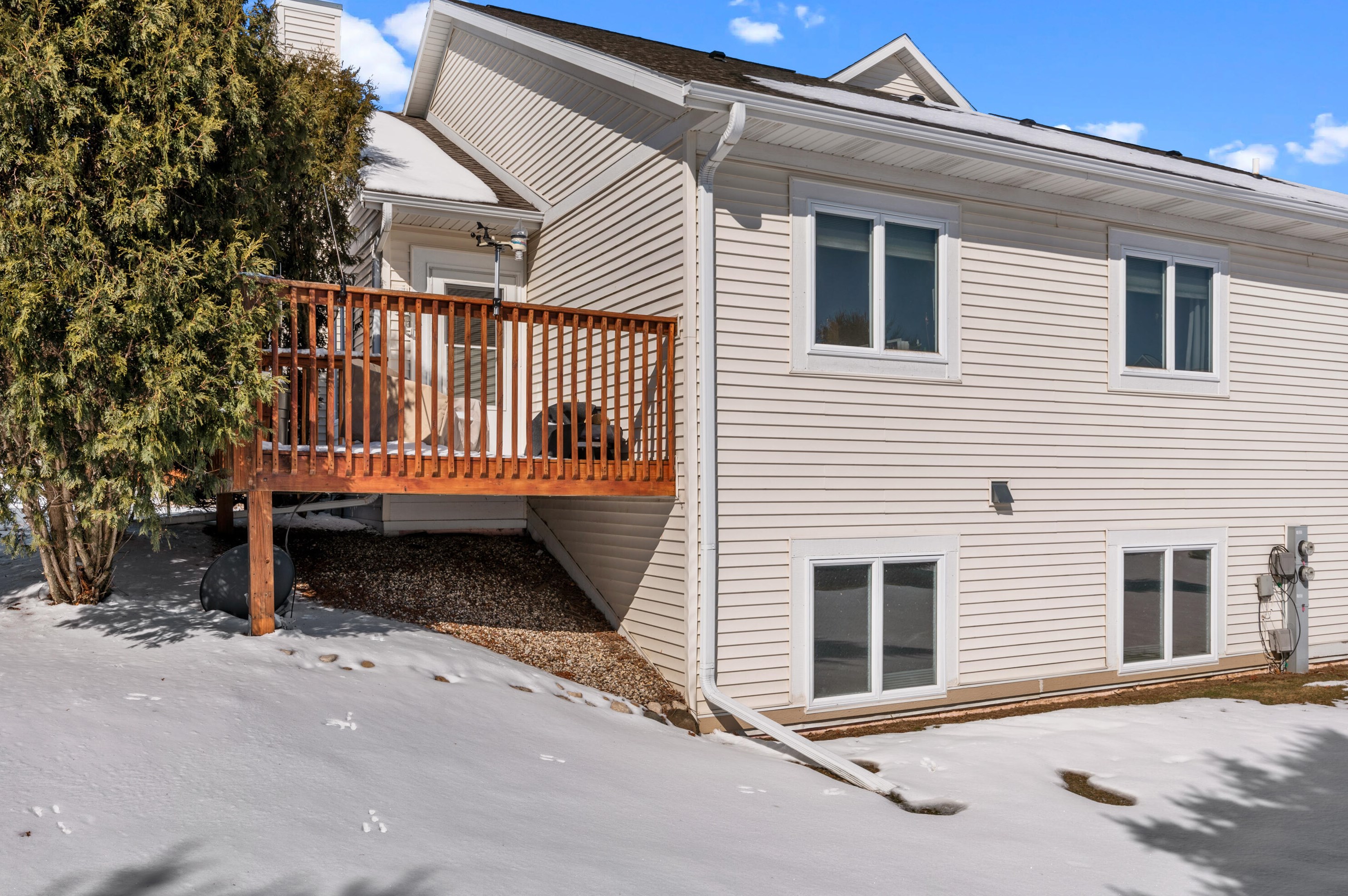 843 Bridlewood Dr, Hartford, WI 53027