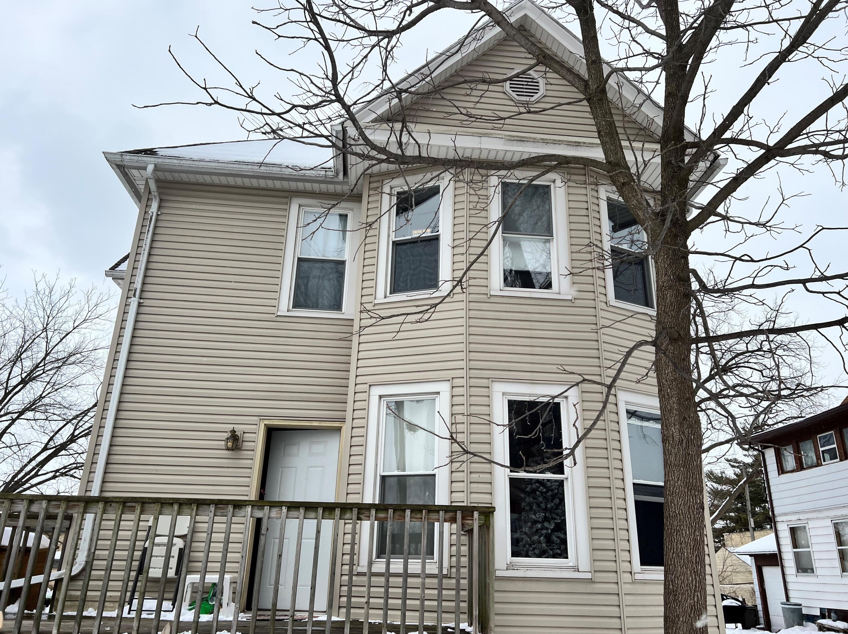109 4th St, Beaver Dam, WI 53916