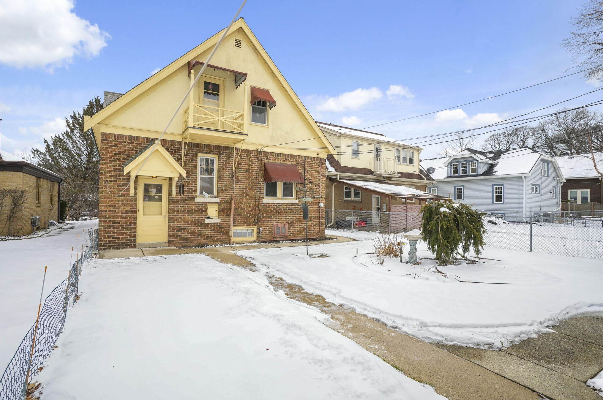 1842 Carlisle Ave, Racine, WI 53404-2376