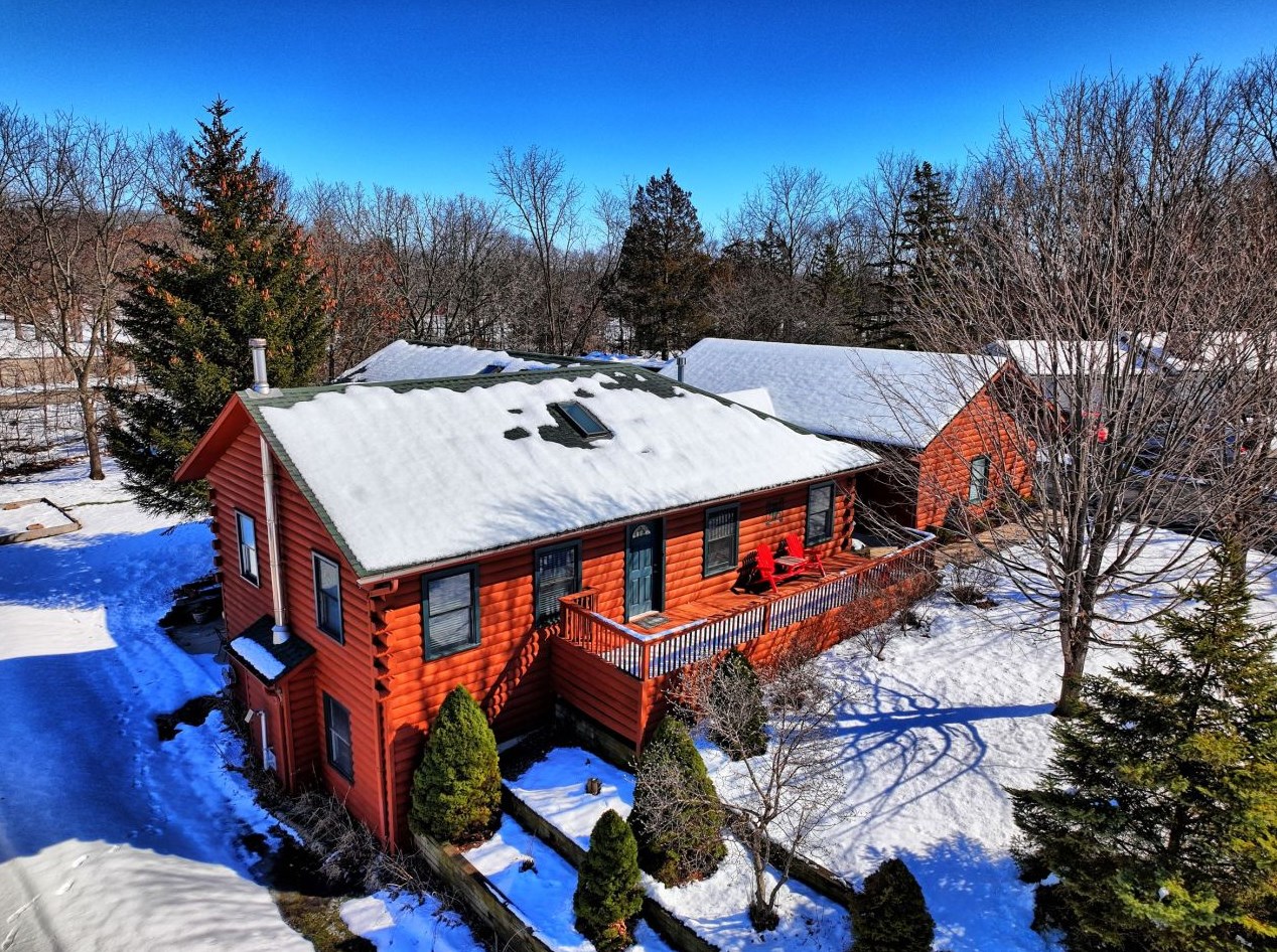 1243 Lavender Dr, Kansasville, WI 53139