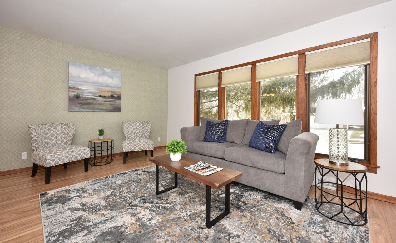 1913 Empire Dr, Waukesha, WI 53186
