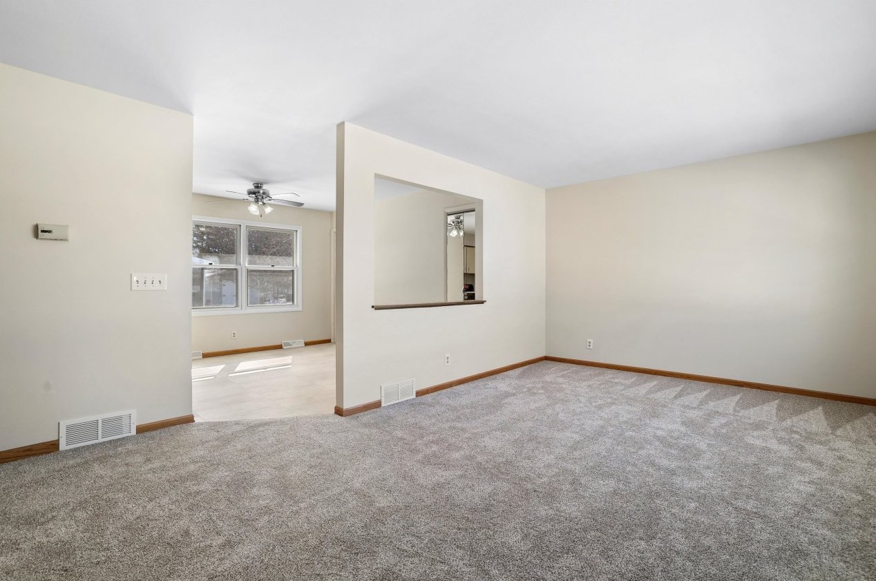 2019 Deerfield Dr, West Bend, WI 53090