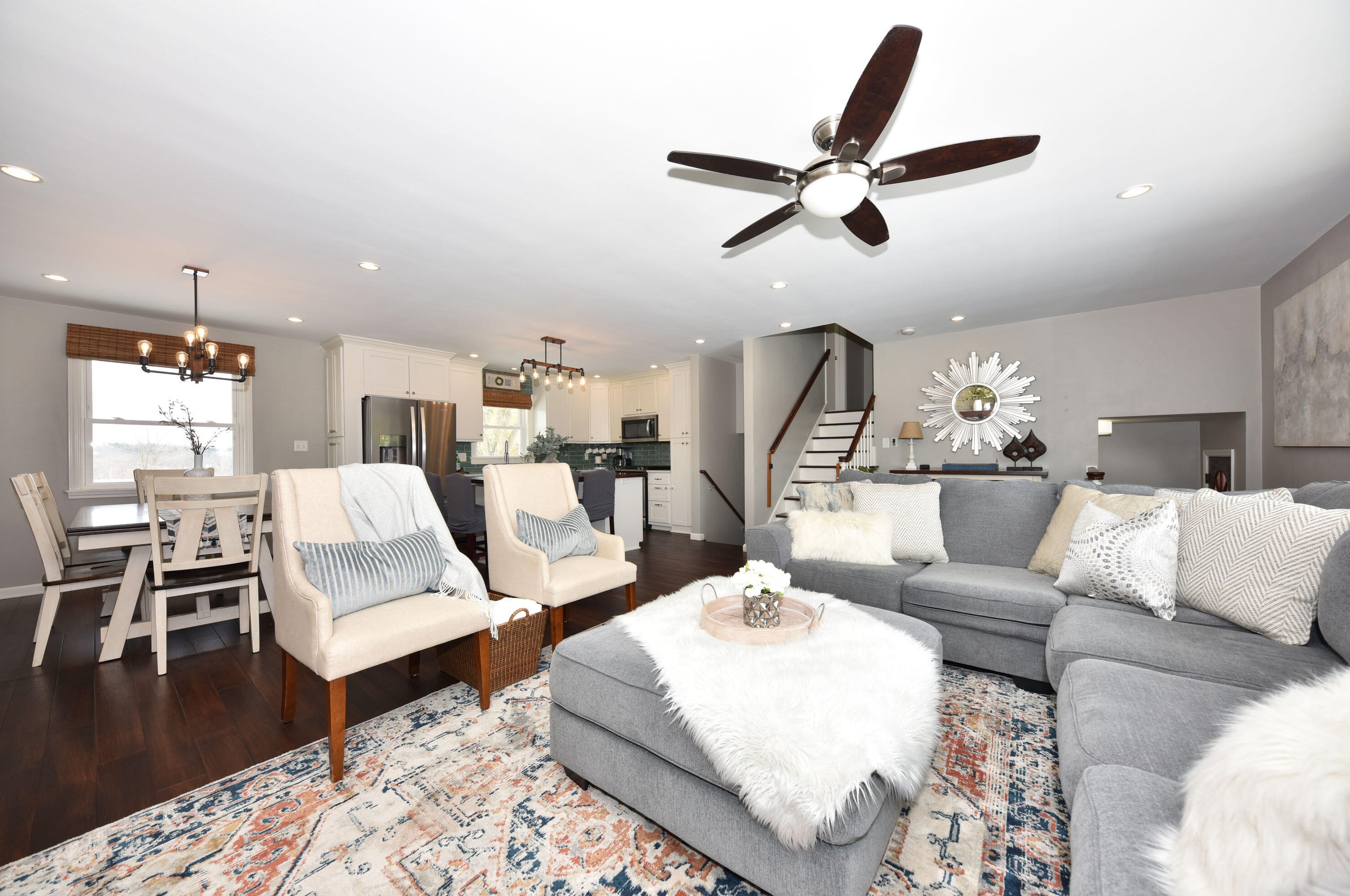 341 Valley View Ln, Grafton, WI 53024-9712