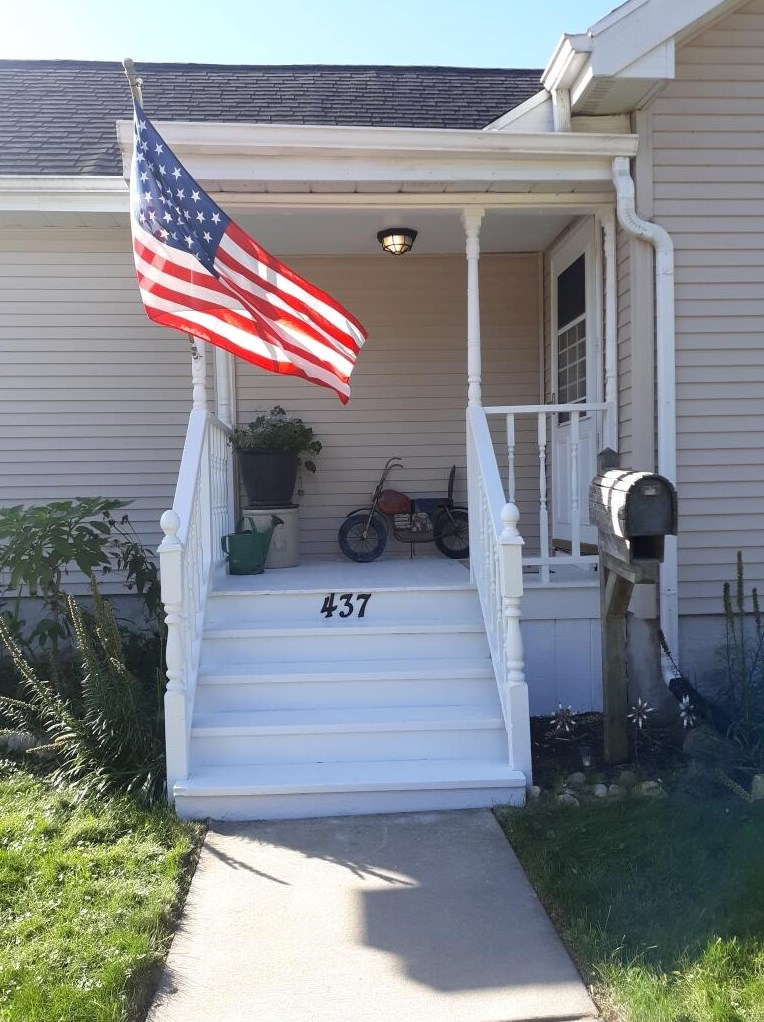 437 Breckenridge St, Mayville, WI 53050-1104