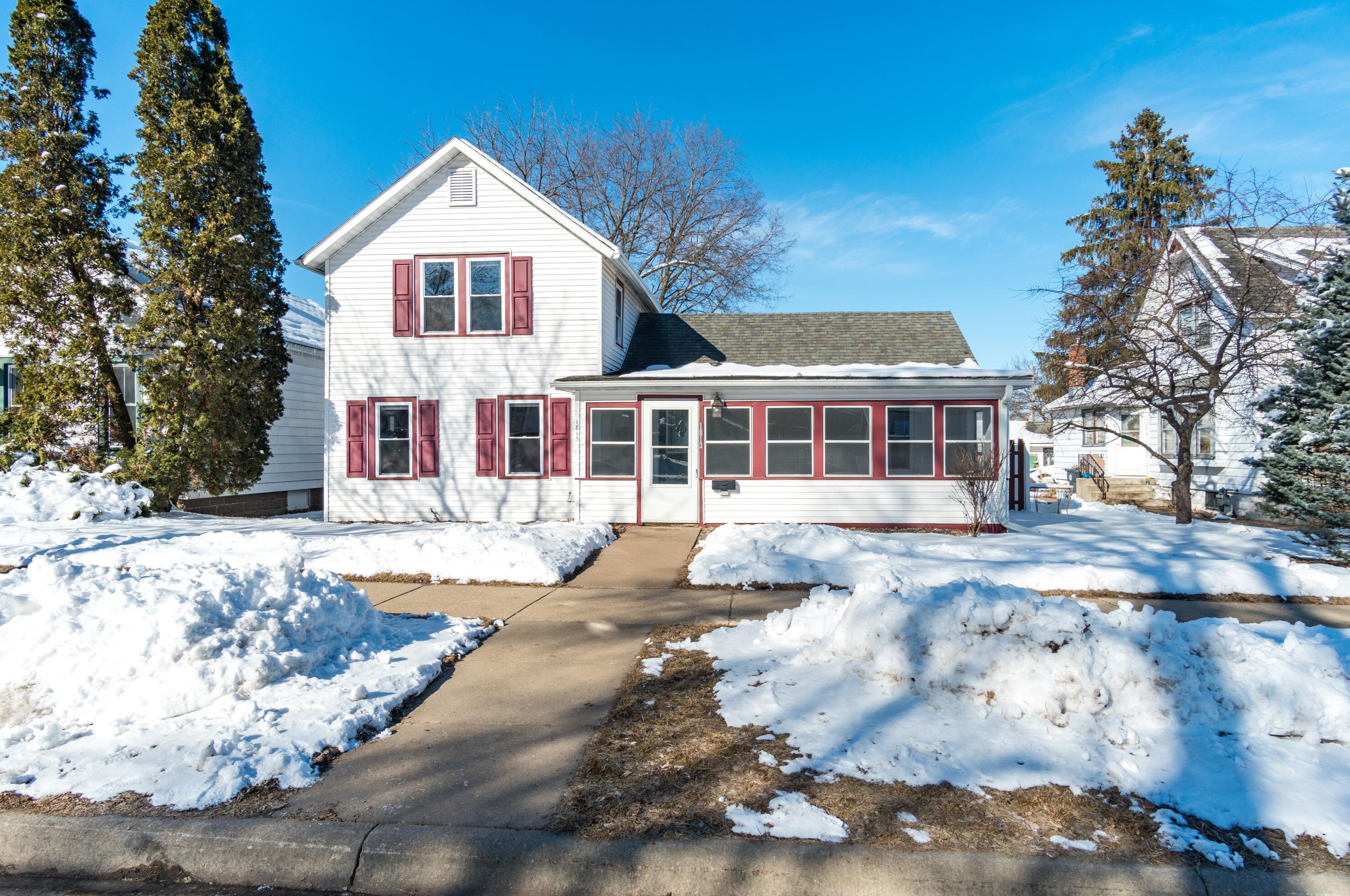 1813 Liberty St, La Crosse, WI 54603