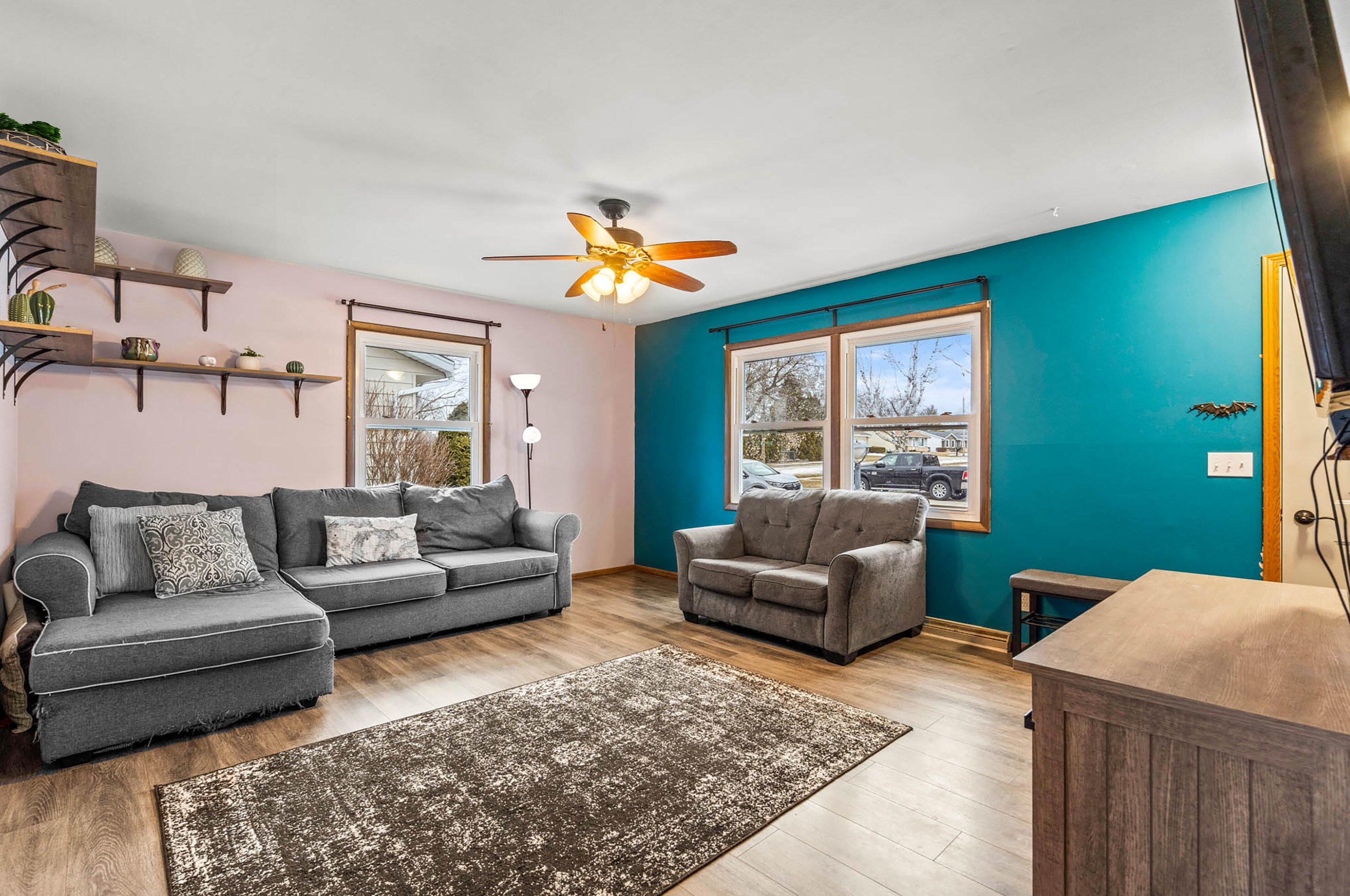 828 Lenora Dr, West Bend, WI 53090