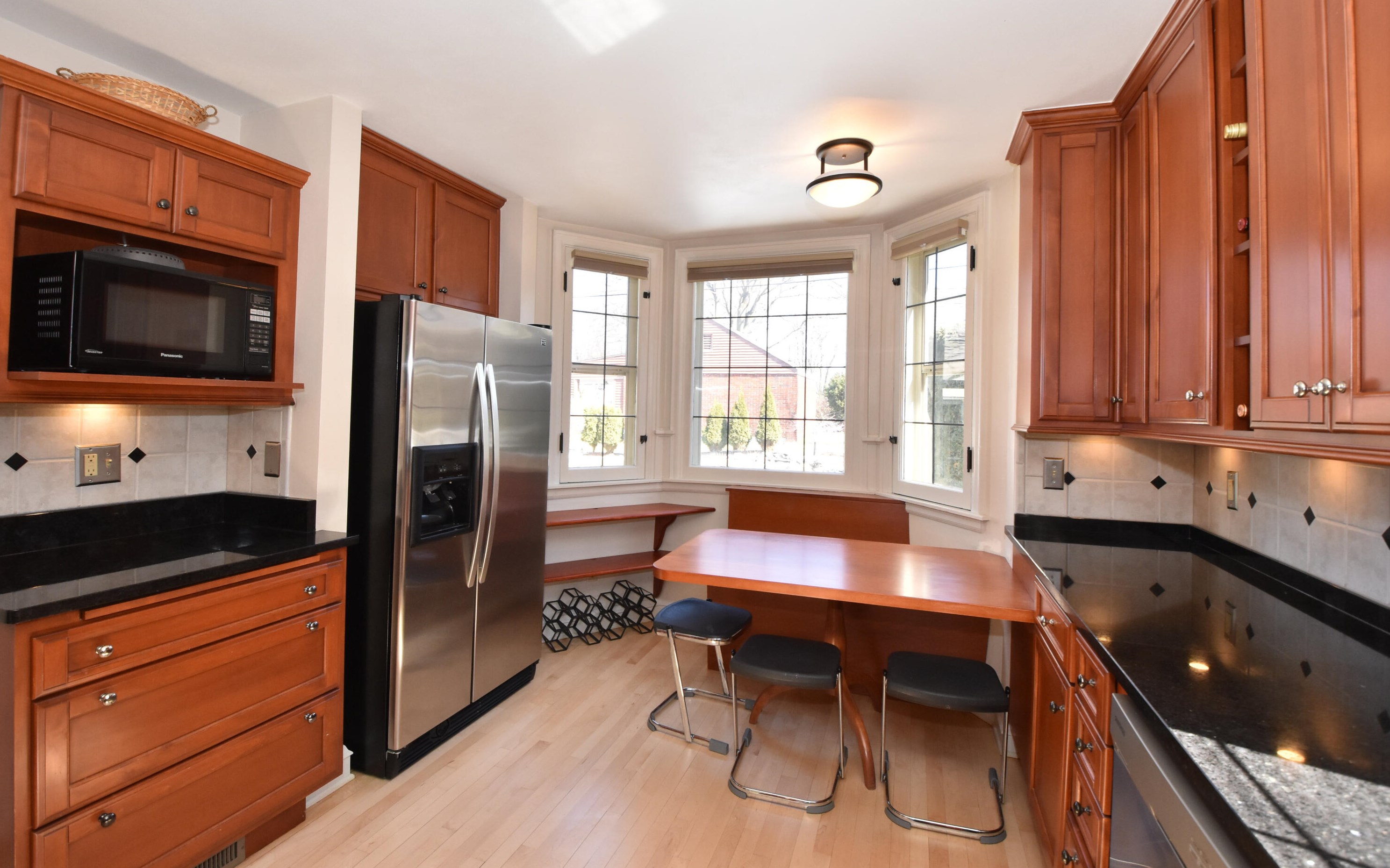 646 77 St, Milwaukee WI 53213-3511 exterior