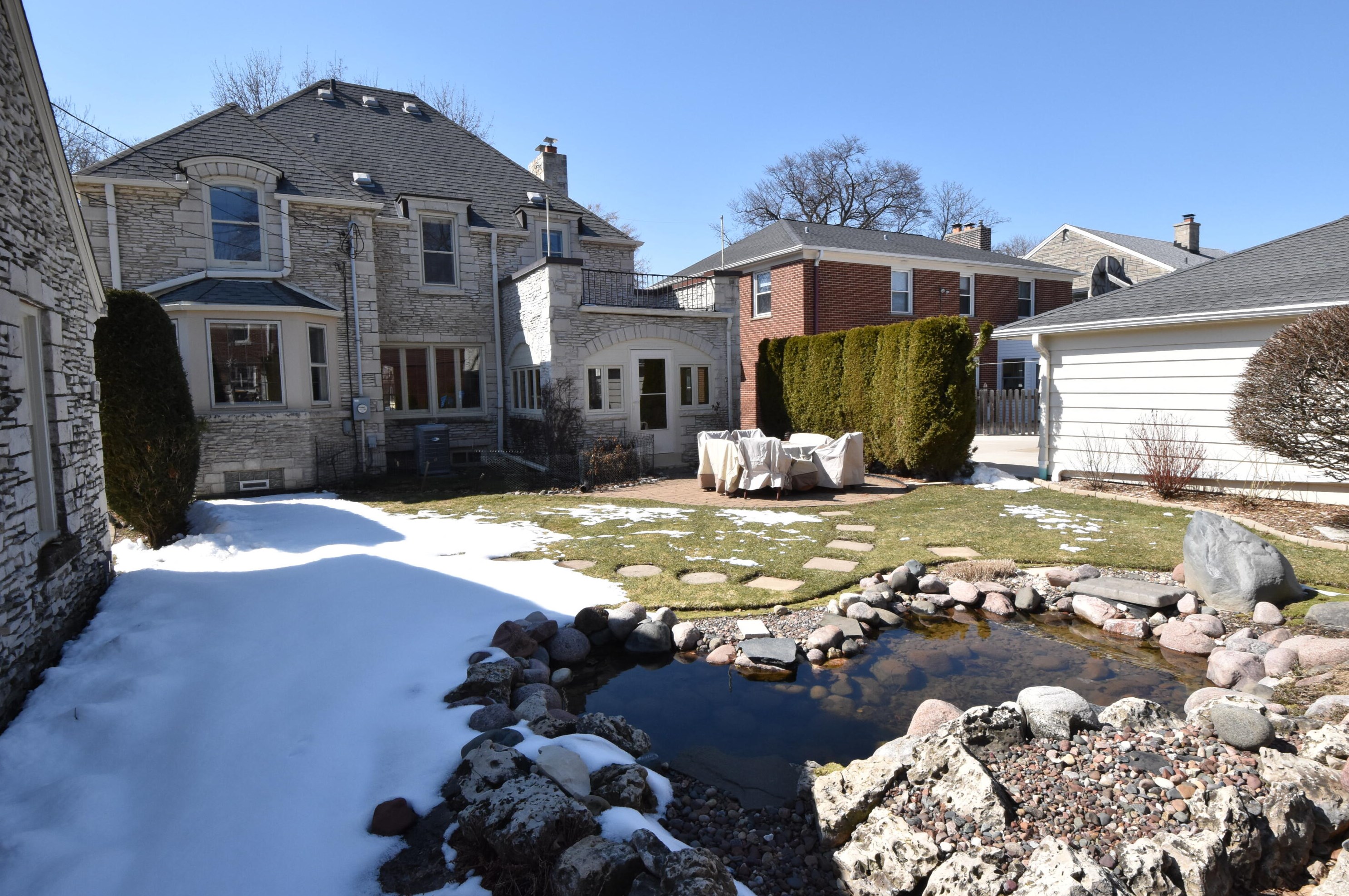 646 77 St, Milwaukee WI 53213-3511 exterior