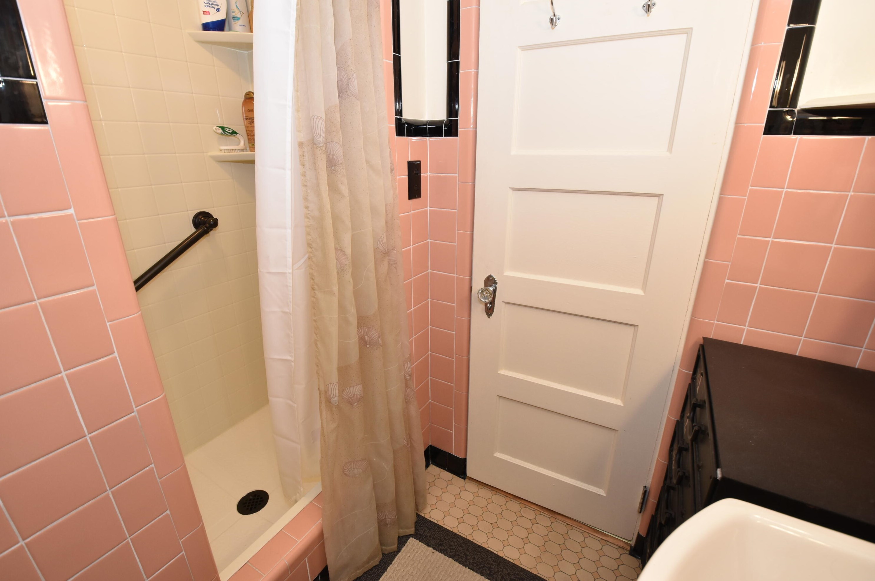 646 77 St, Milwaukee WI 53213-3511 exterior