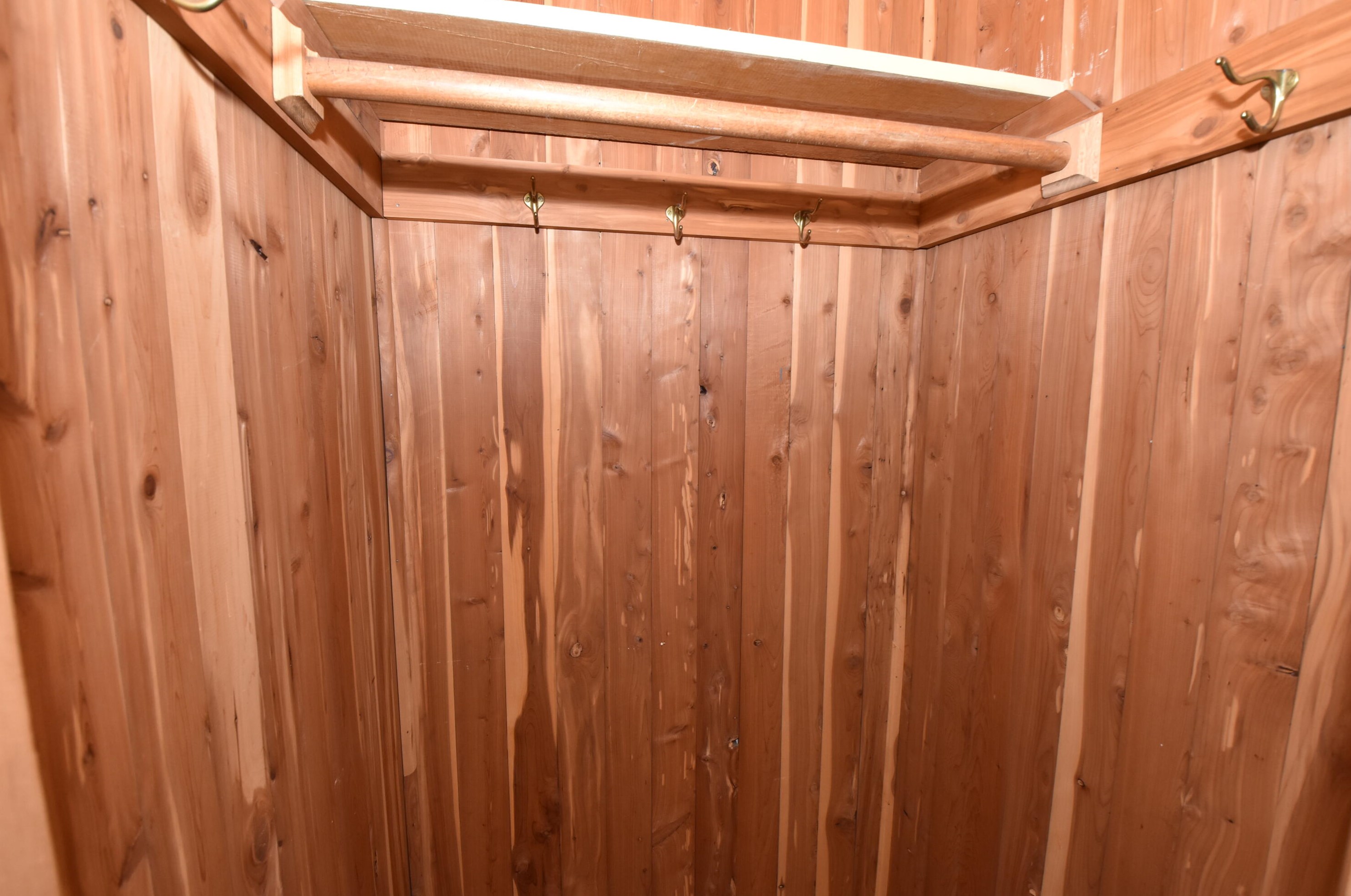 646 77 St, Milwaukee WI 53213-3511 exterior