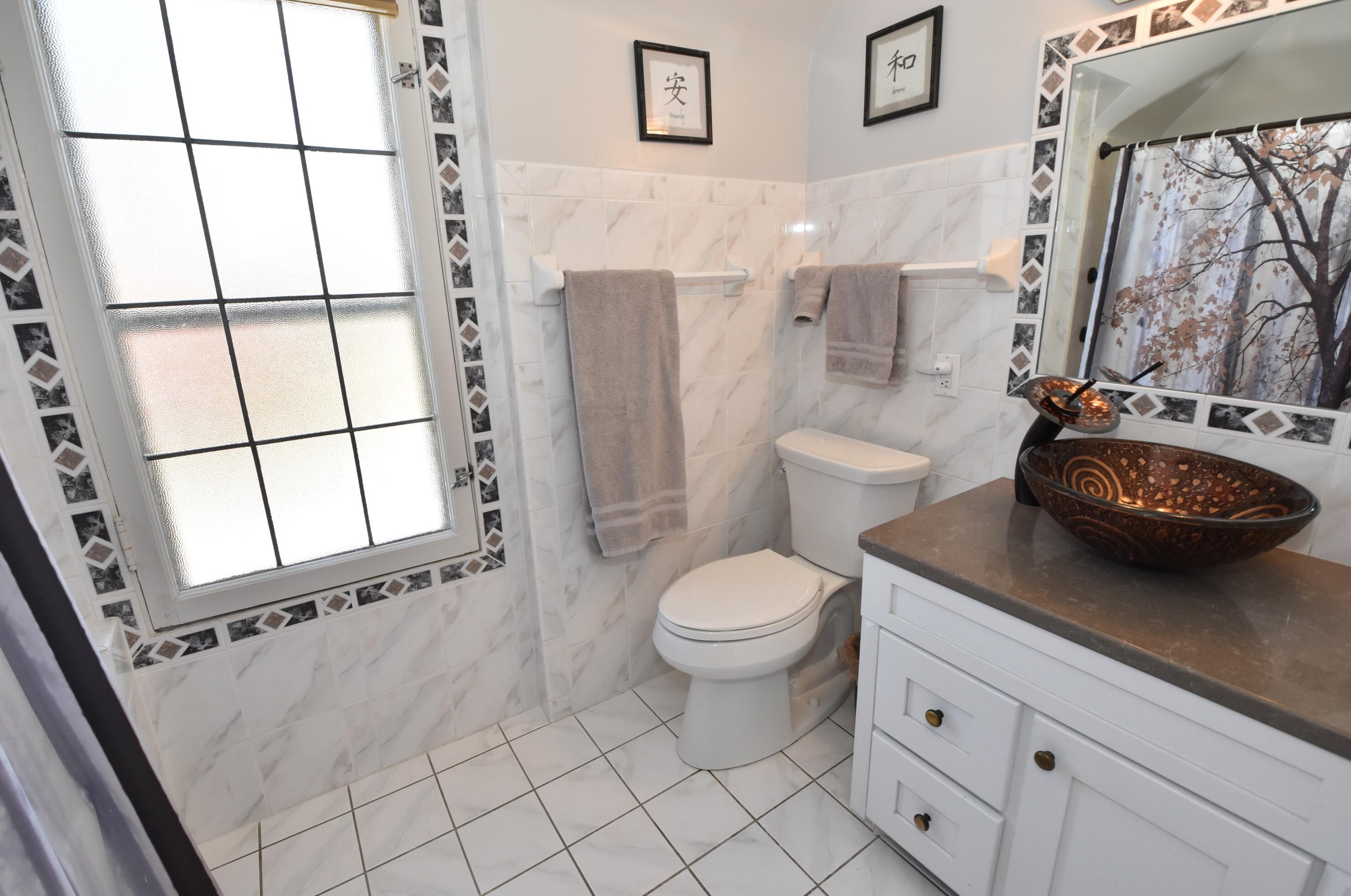 646 77 St, Milwaukee WI 53213-3511 exterior