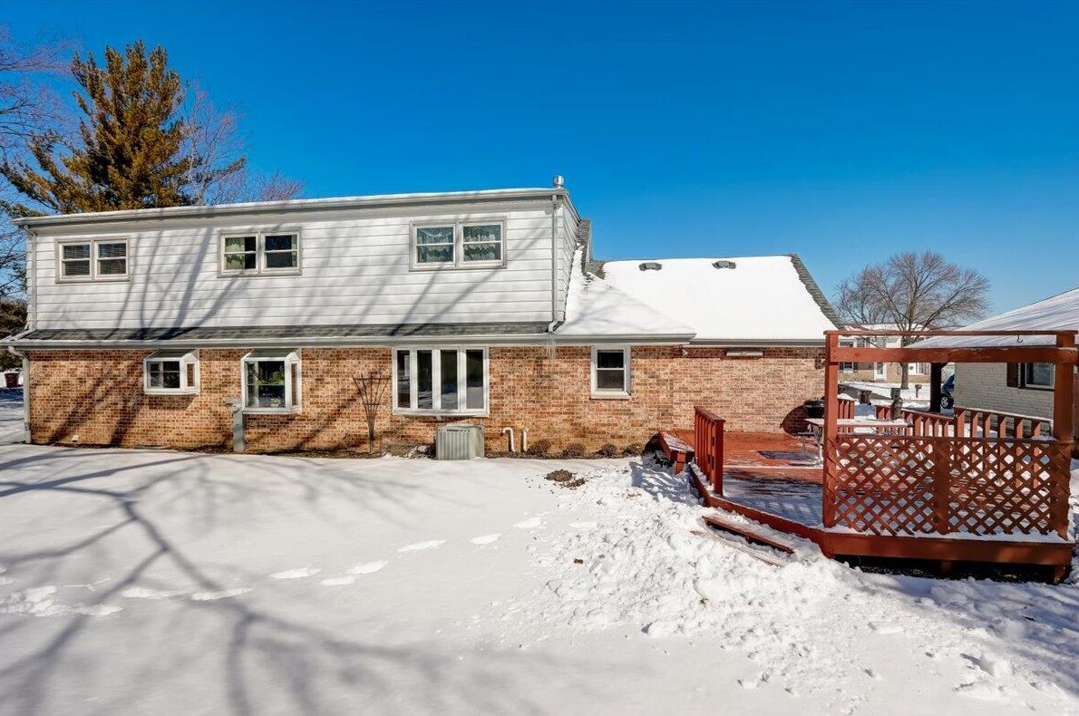 12825 W Eden Trail, Waukesha, WI 53151