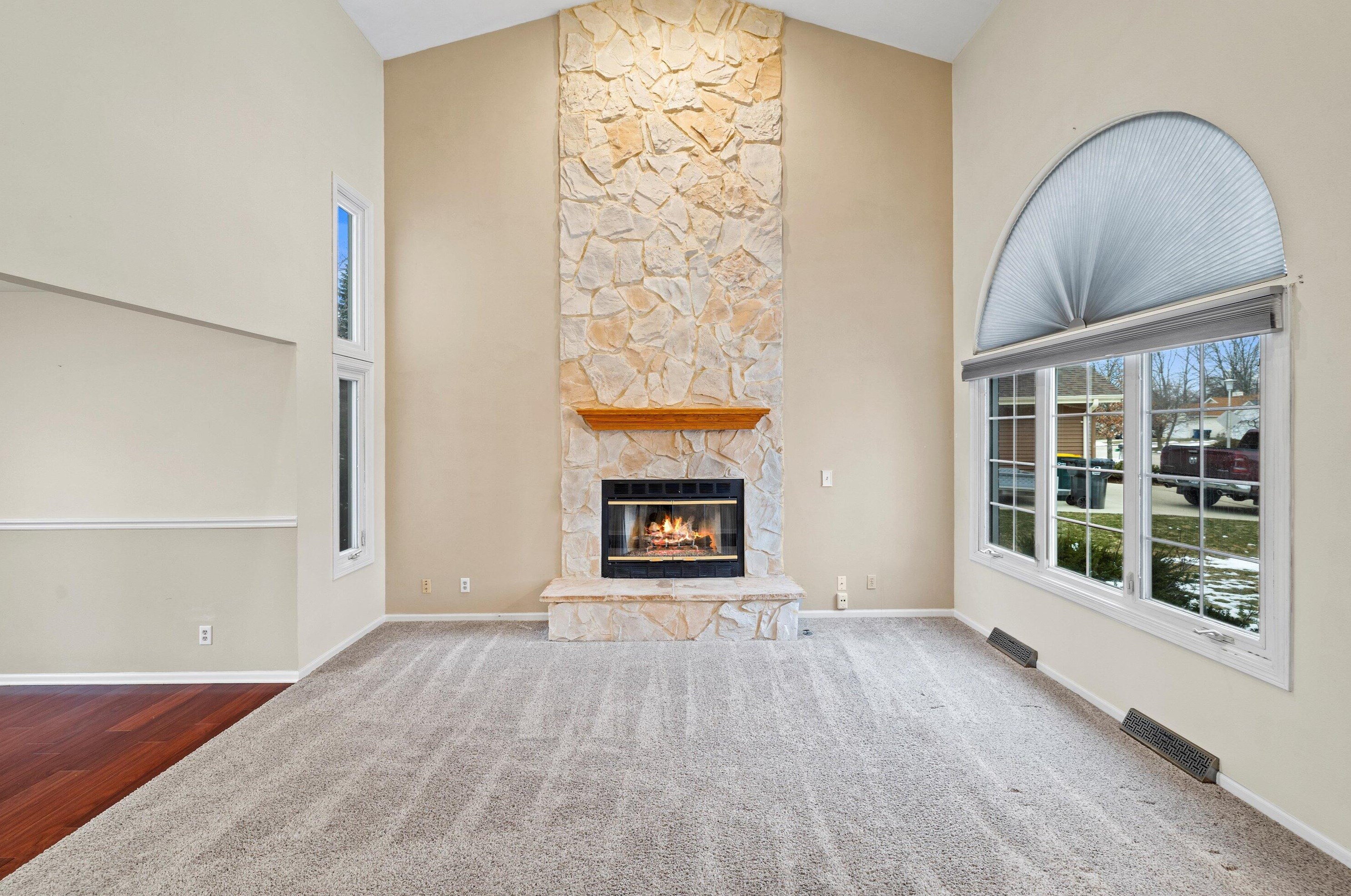 10401 S Ashley Ln, Oak Creek, WI 53154