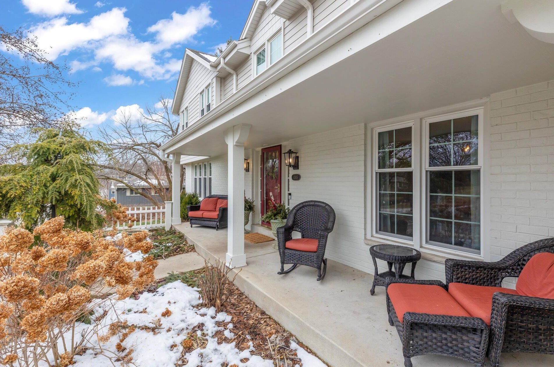 1305 Lexington Ct, Brookfield, WI 53045