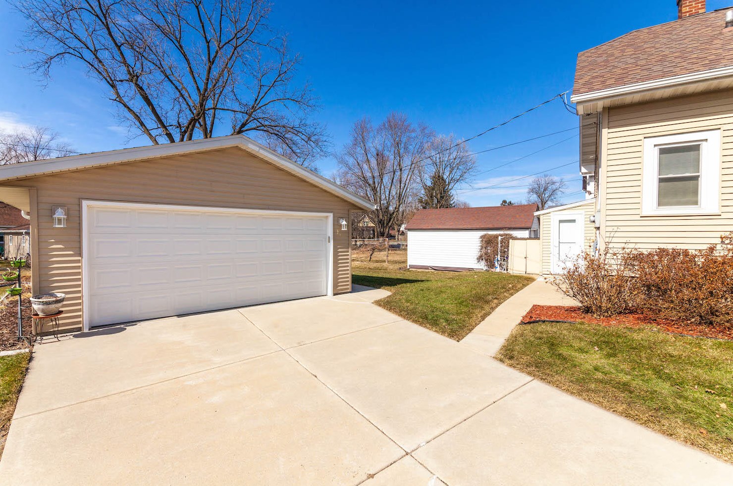 221 Marion Ave, Jefferson, WI 53549-1518