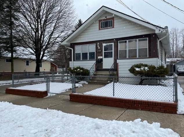 6734 12th Ave, Kenosha, WI 53143