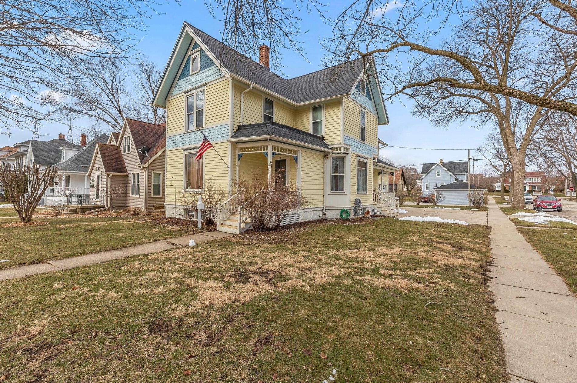 301 Edward St, Lyons WI  53105-2219 exterior