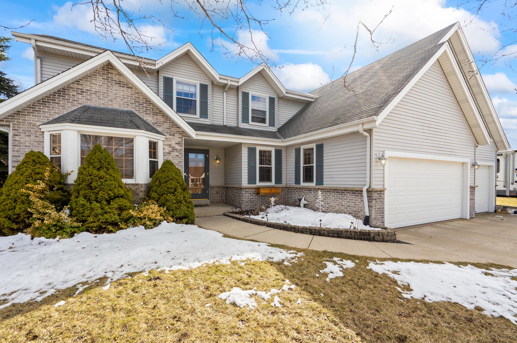 11469 Balboa St, Hales Corners, WI 53132-2174