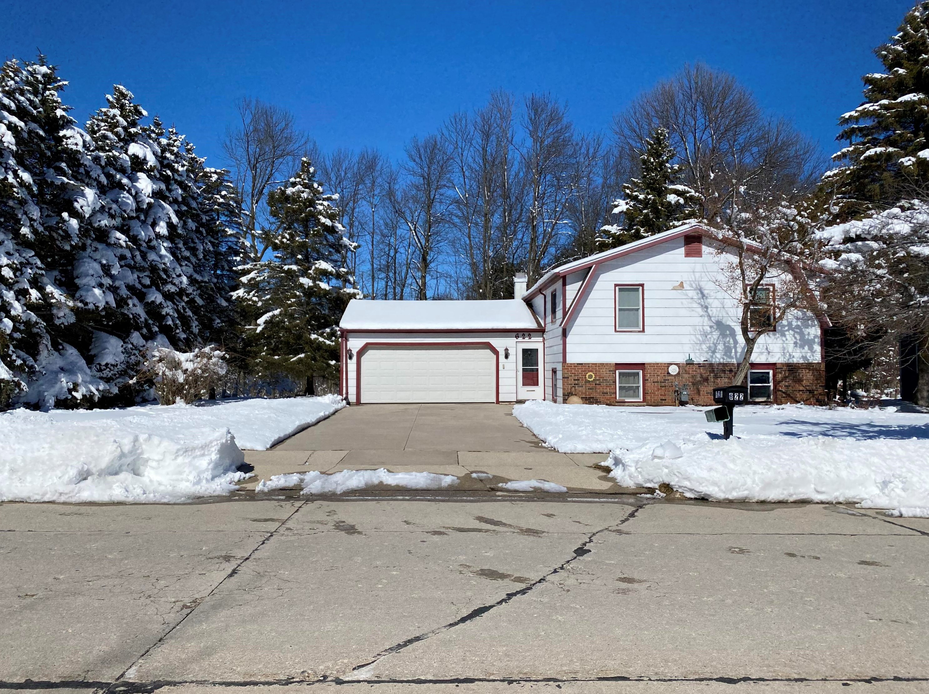 622 35th St, Two Rivers, WI 54241