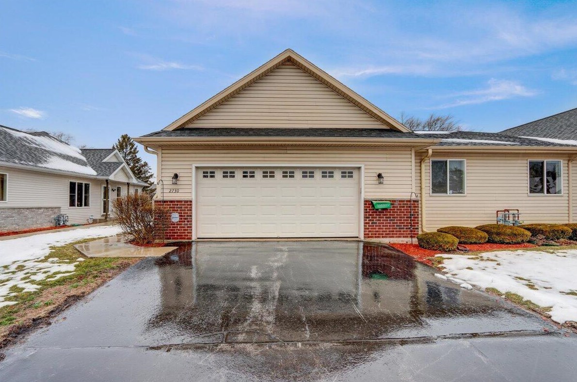 2730 Somers Ct, Cudahy, WI 53110-1358