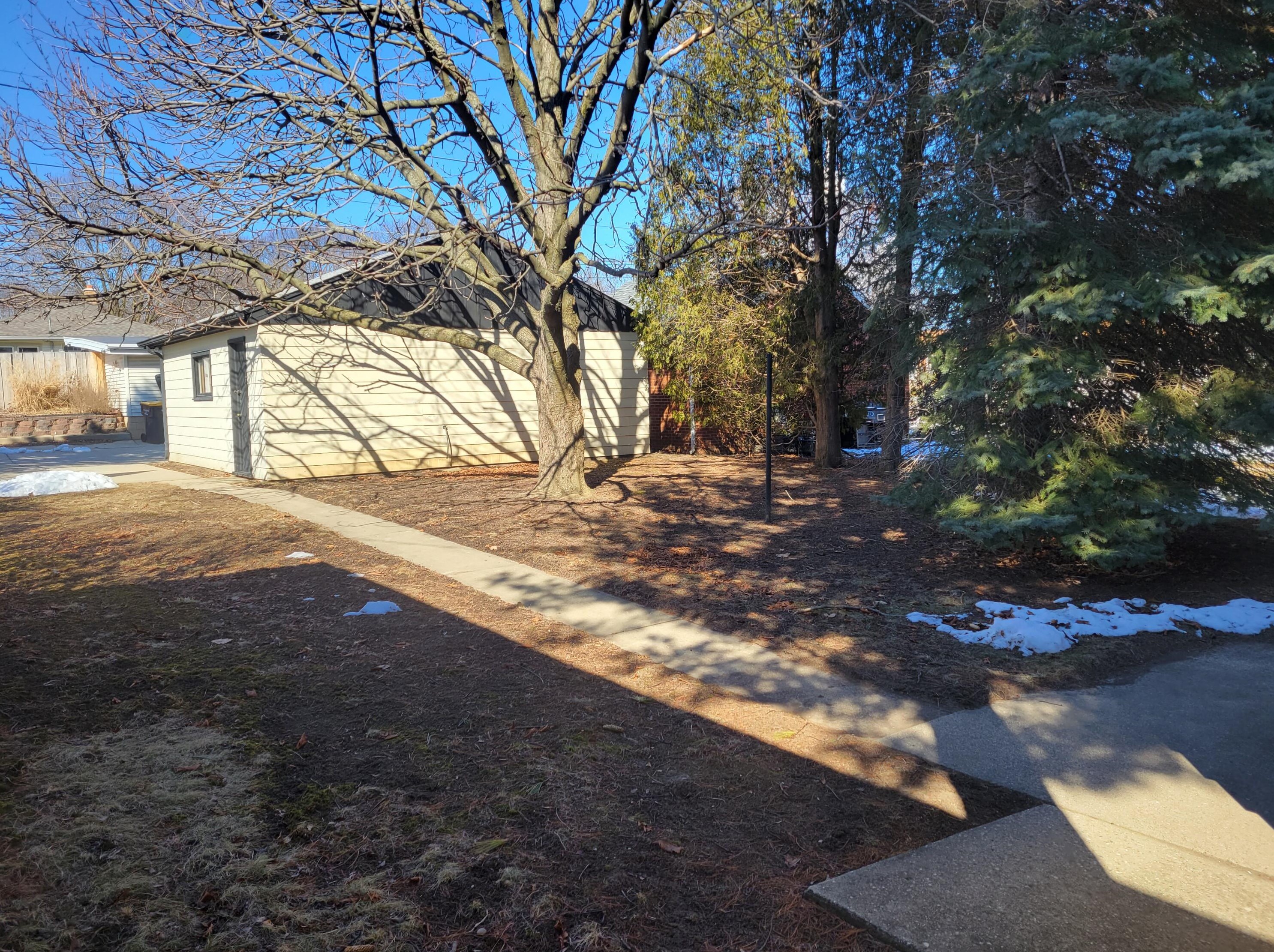 2615 71st St, Milwaukee WI  53219-2512 exterior