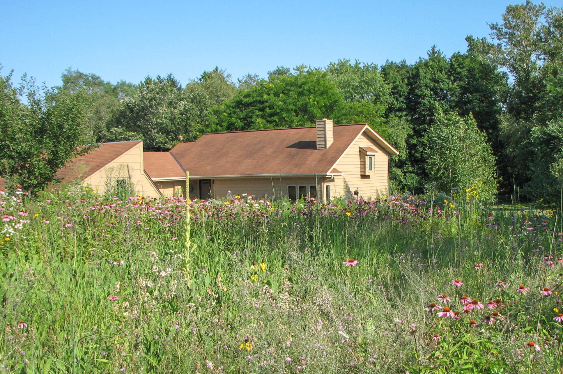 436 Caernarvon Rd, Wales, WI 53183