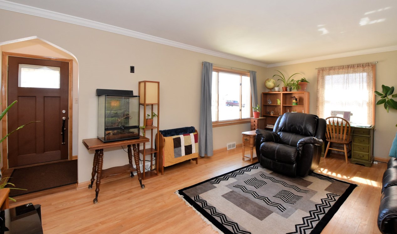 7938 24th Ave, Kenosha, WI 53143