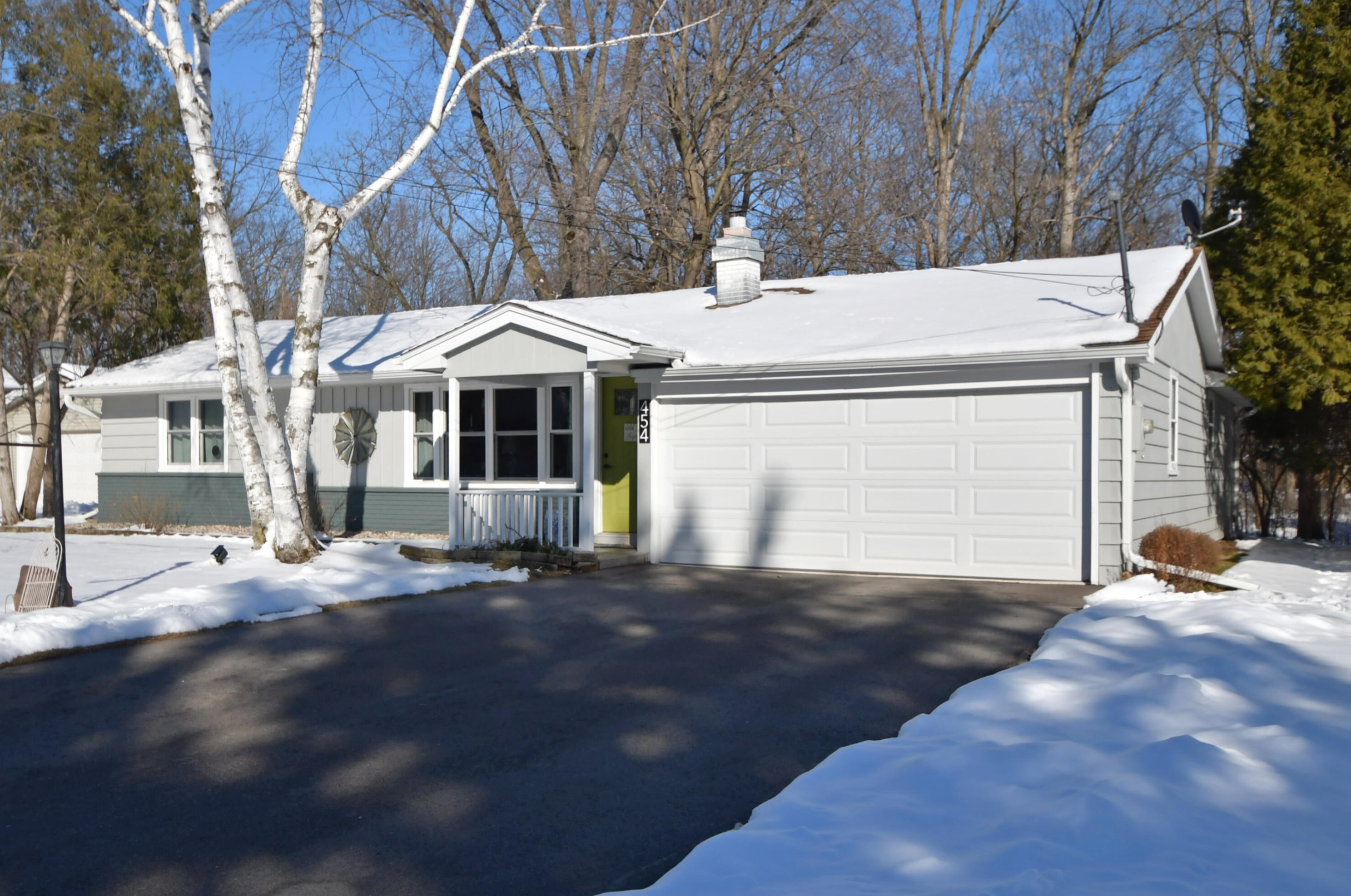 454 Walker Ave, Green Lake, WI 54941-9568