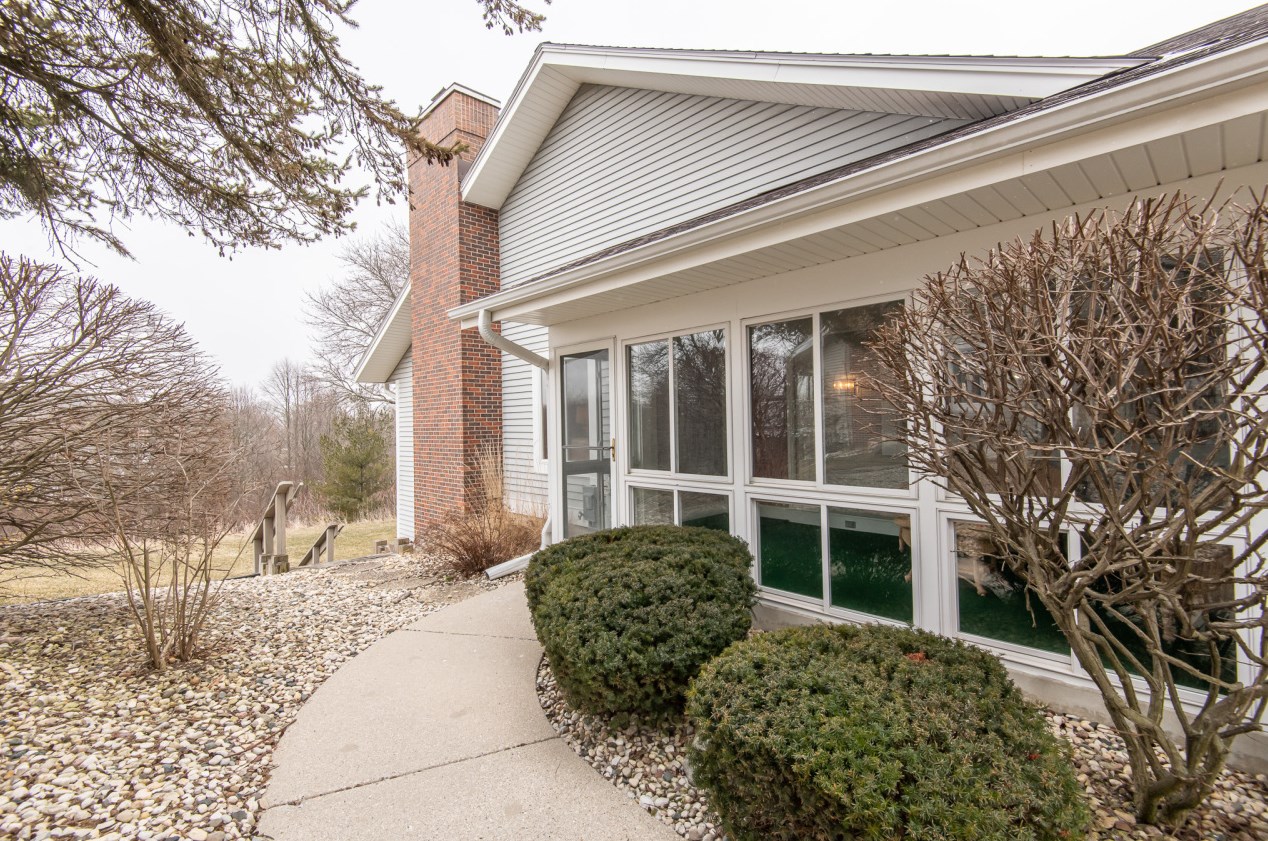 3141 Madison St, Waukesha, WI 53188