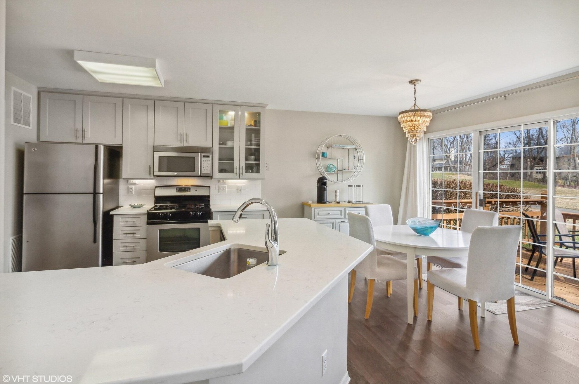1791 Woodland Cir, Lake Geneva, WI 53147