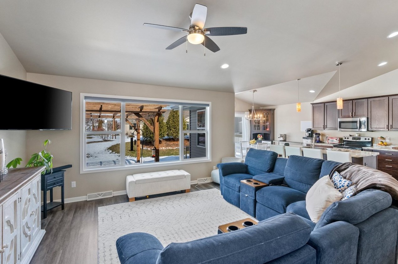 2616 Creekview Ct, Sheboygan, WI 53081-8578