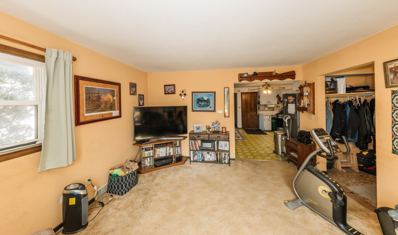 706 Hawthorne Ave, South Milwaukee, WI 53172-1734